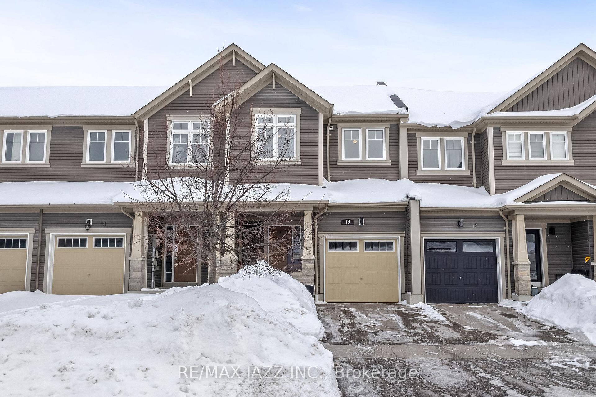 Photo 1 of 19 Tabaret Crescent, Oshawa, Windfields — HOMEH