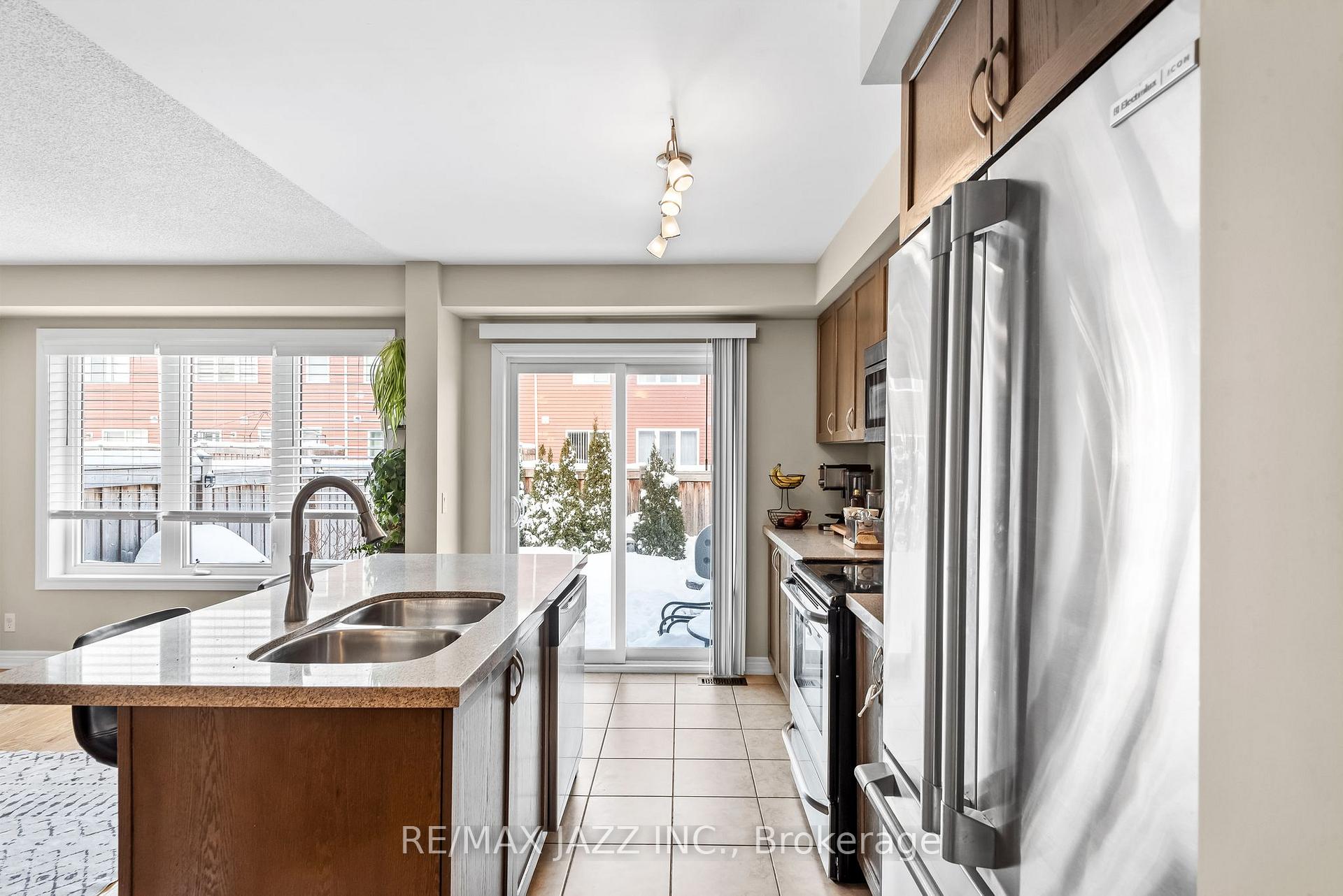 Photo 13 of 19 Tabaret Crescent, Oshawa, Windfields — HOMEH