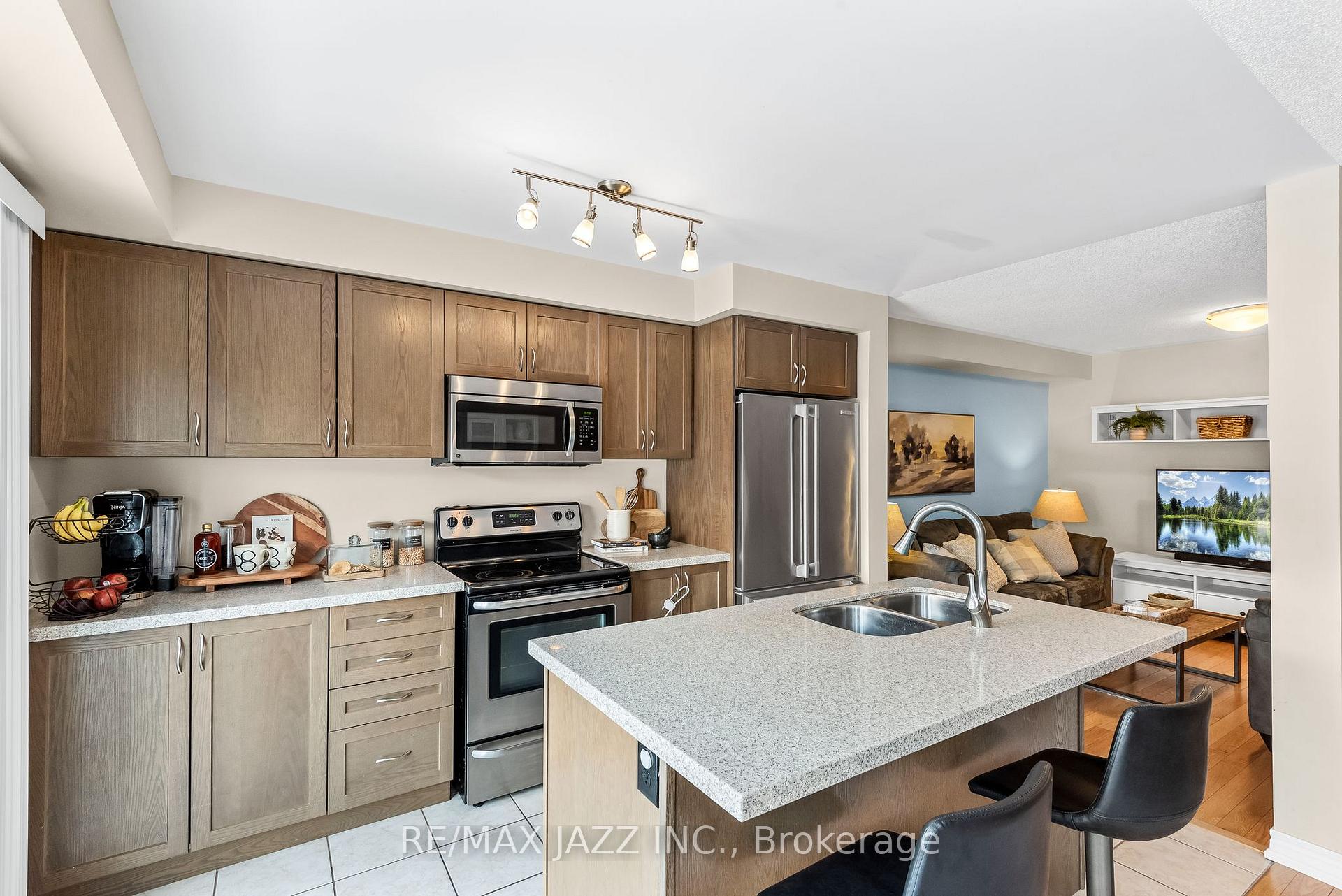 Photo 15 of 19 Tabaret Crescent, Oshawa, Windfields — HOMEH