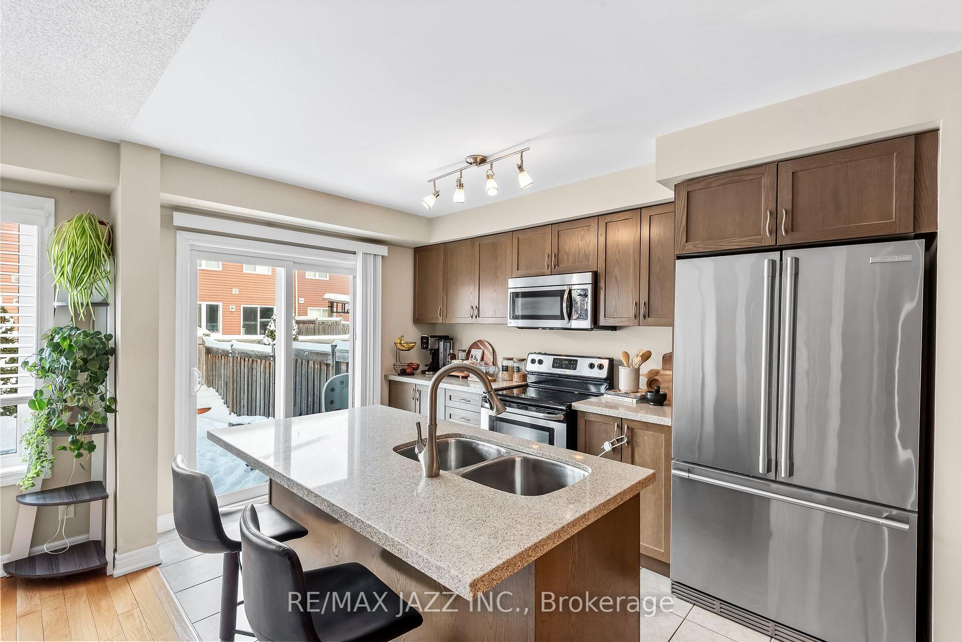 Photo 16 of 19 Tabaret Crescent, Oshawa, Windfields — HOMEH