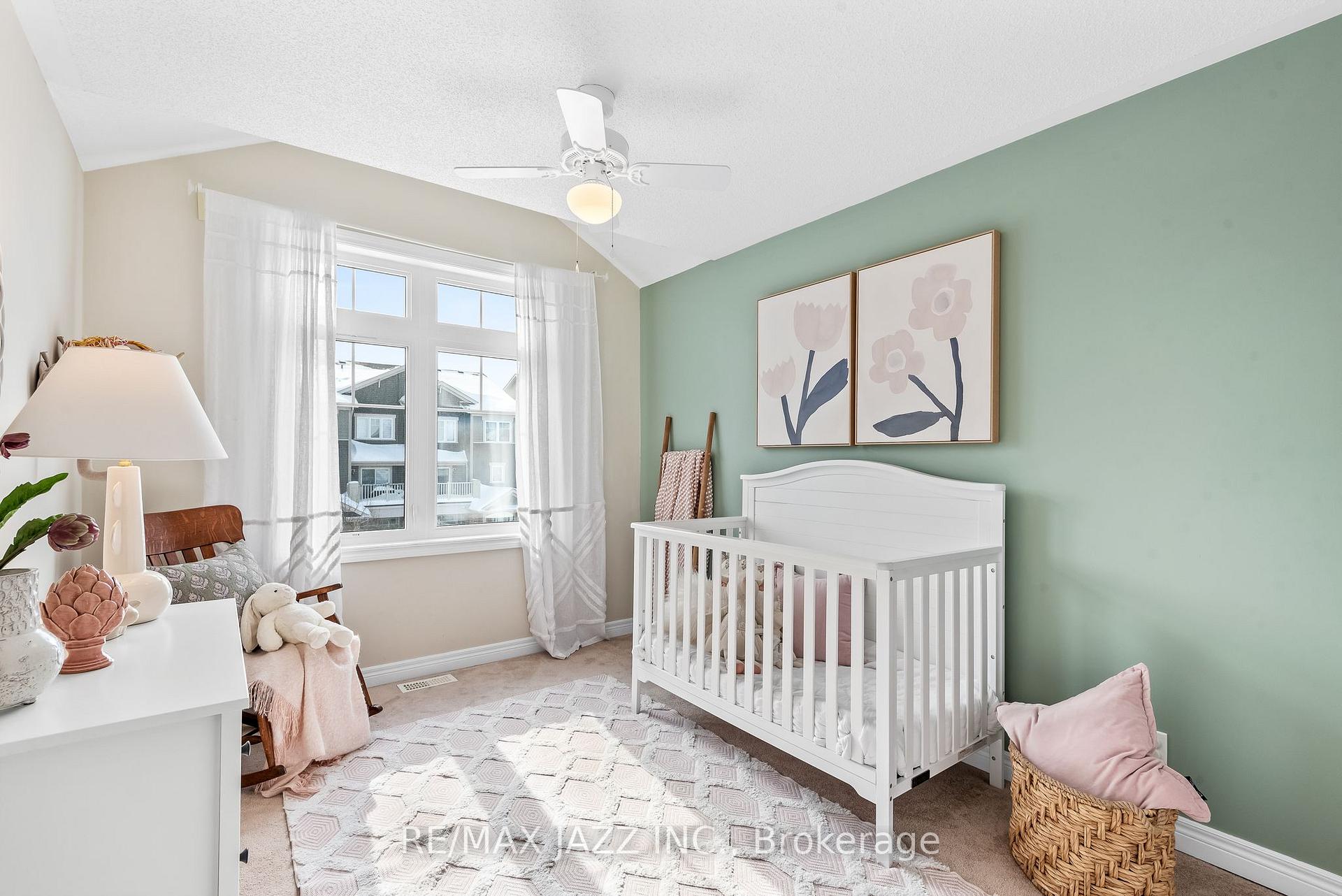 Photo 31 of 19 Tabaret Crescent, Oshawa, Windfields — HOMEH