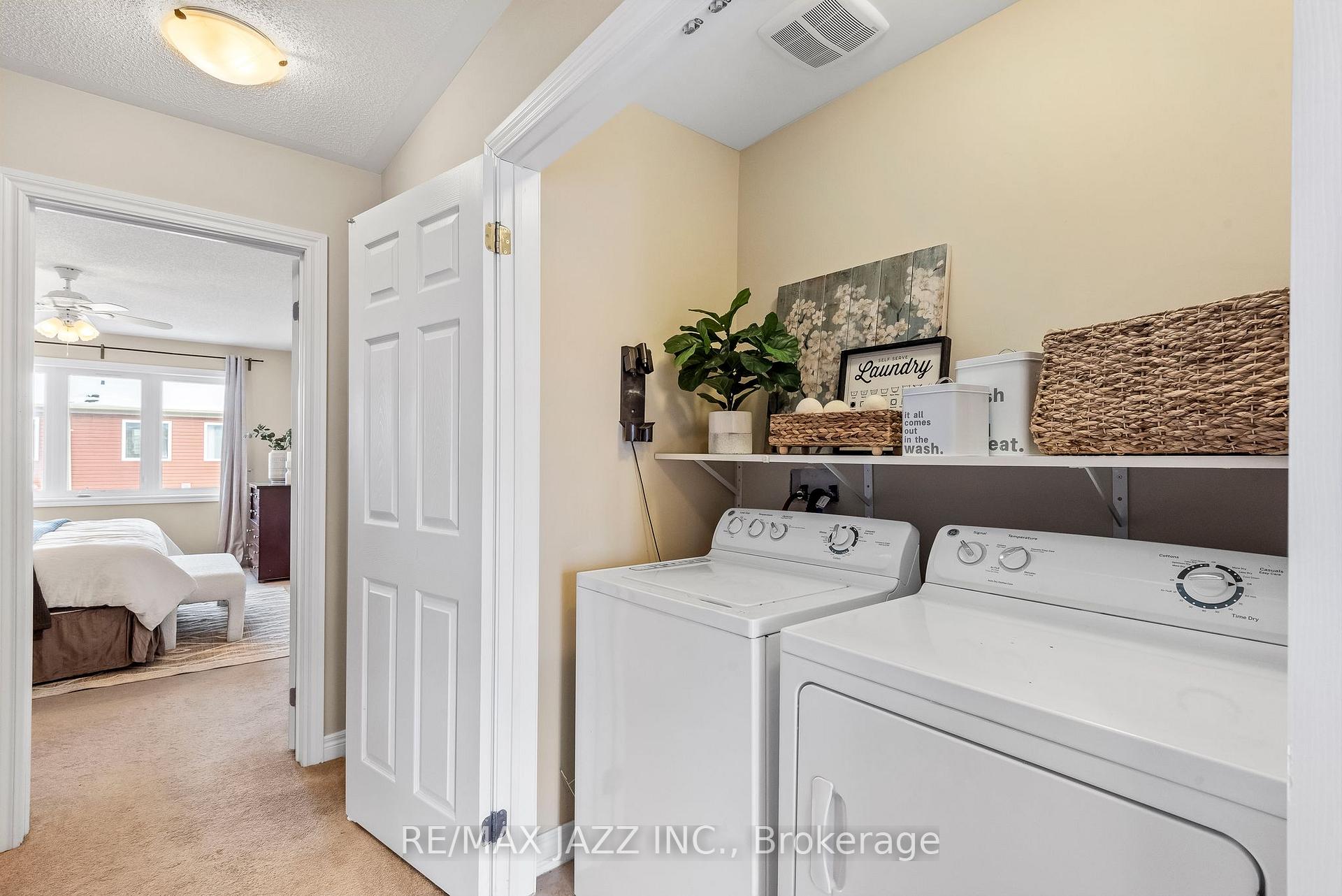 Photo 33 of 19 Tabaret Crescent, Oshawa, Windfields — HOMEH