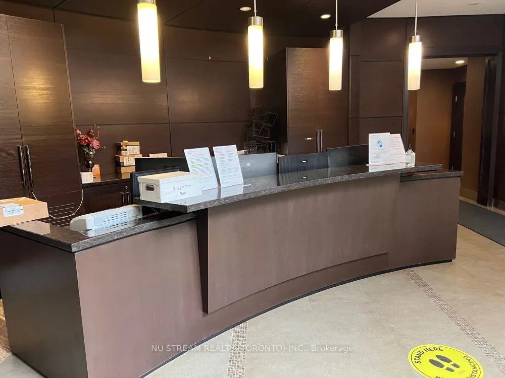 Photo 2 of Unit 423, 39 Upper Duke Crescent, Markham, Unionville — HOMEH