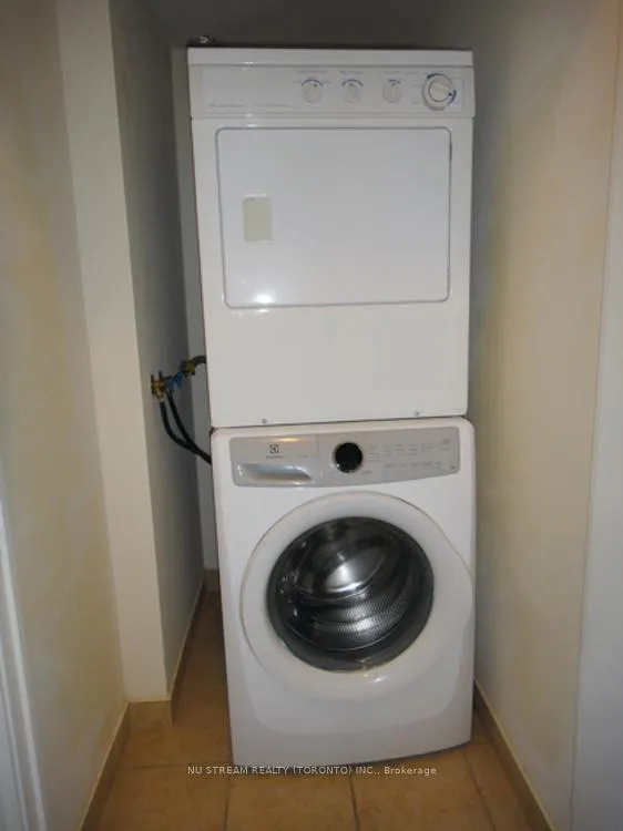 Photo 14 of Unit 423, 39 Upper Duke Crescent, Markham, Unionville — HOMEH