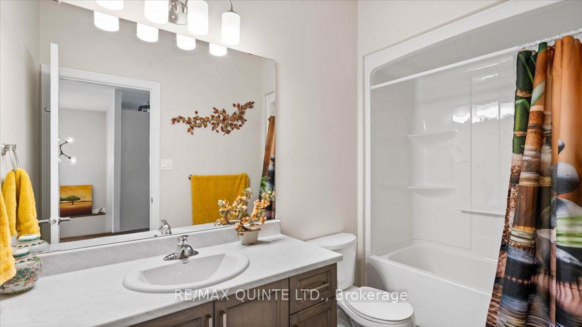 Photo 5 of 35 Cypress Drive, Belleville, Thurlow Ward — HOMEH