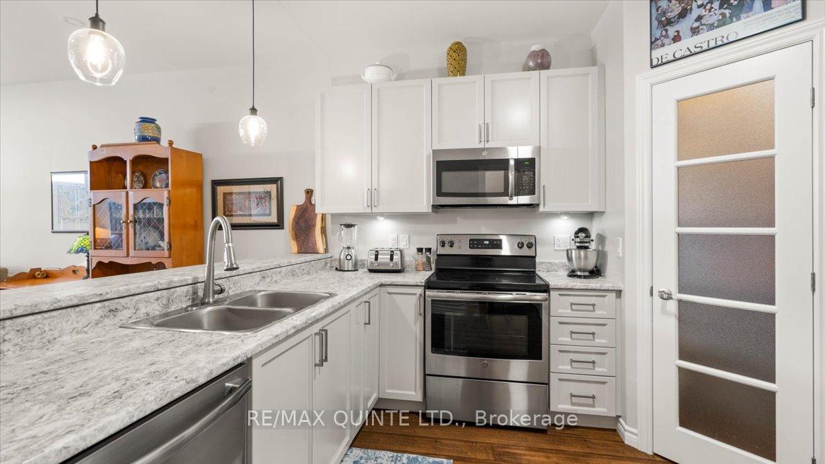 Photo 7 of 35 Cypress Drive, Belleville, Thurlow Ward — HOMEH