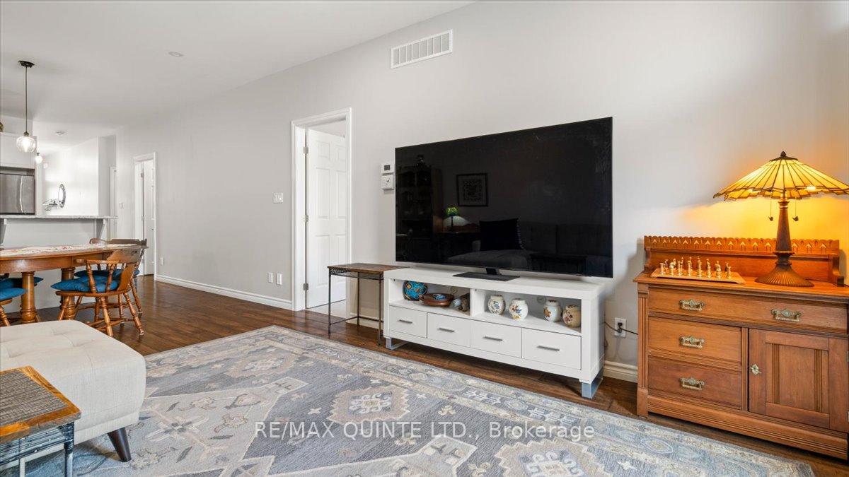 Photo 20 of 35 Cypress Drive, Belleville, Thurlow Ward — HOMEH