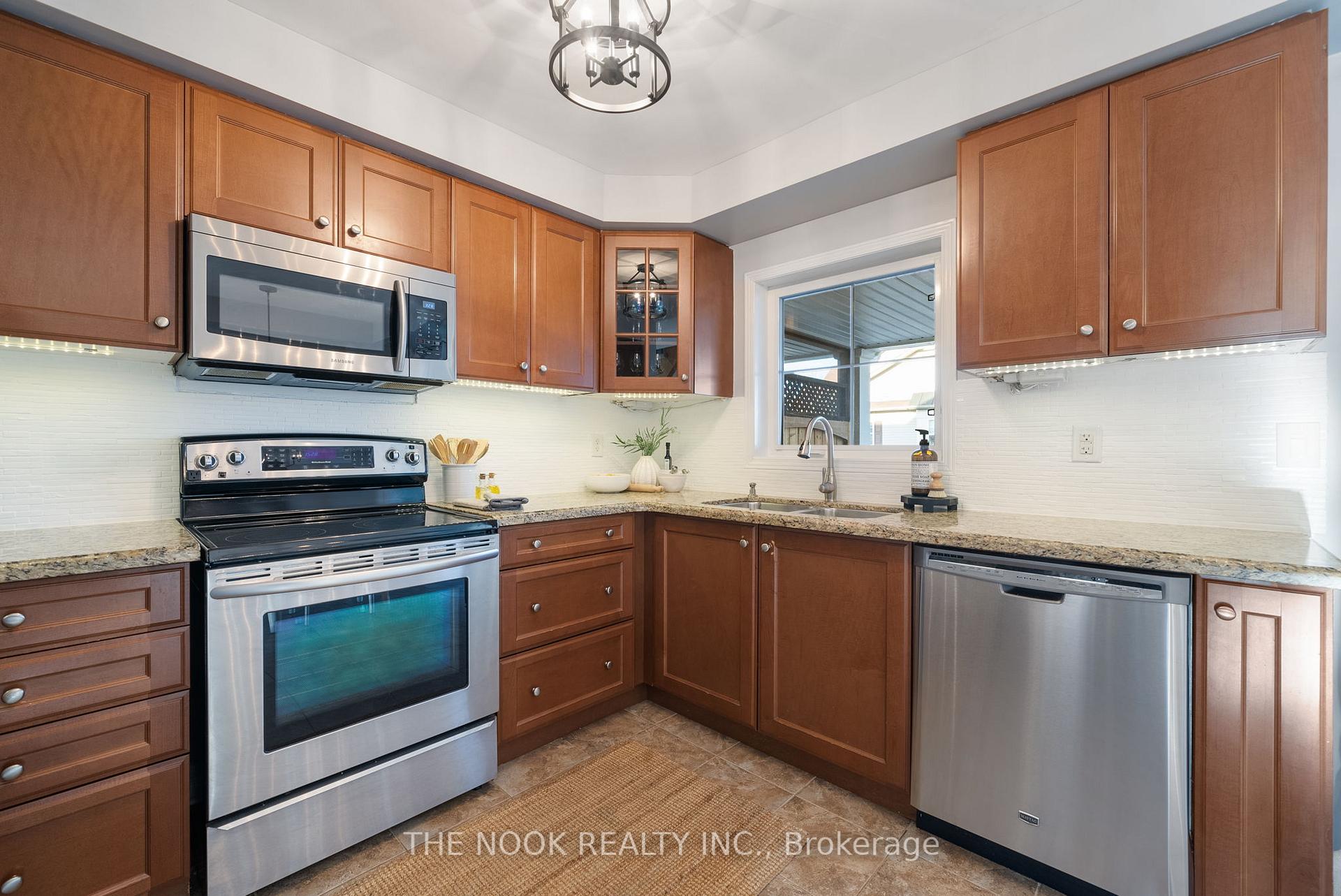 Photo 9 of 128 Harbourside Drive, Whitby, Port Whitby — HOMEH
