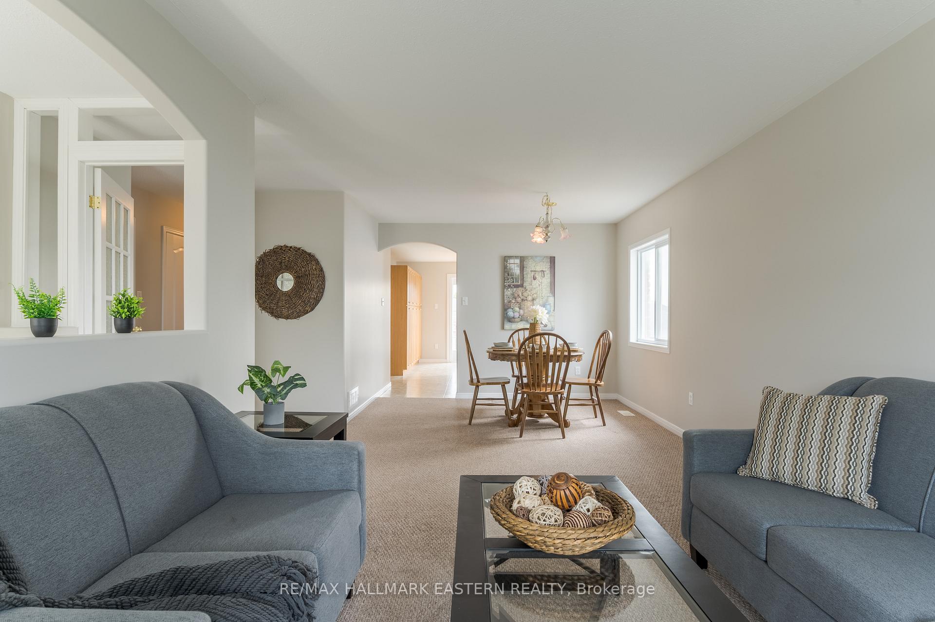 Photo 10 of 655 Trailview Drive, Peterborough, Ashburnham Ward 4 — HOMEH