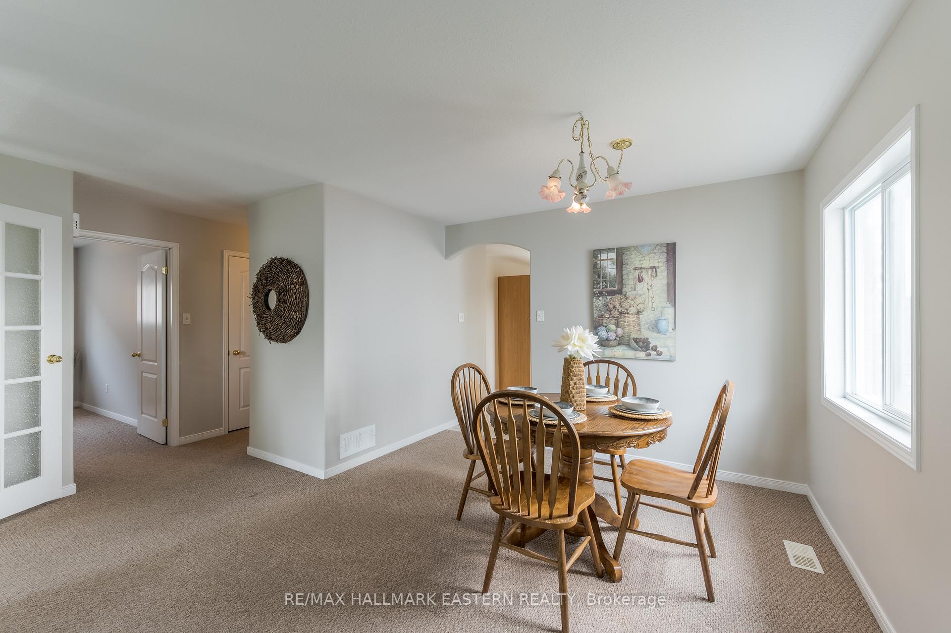 Photo 13 of 655 Trailview Drive, Peterborough, Ashburnham Ward 4 — HOMEH