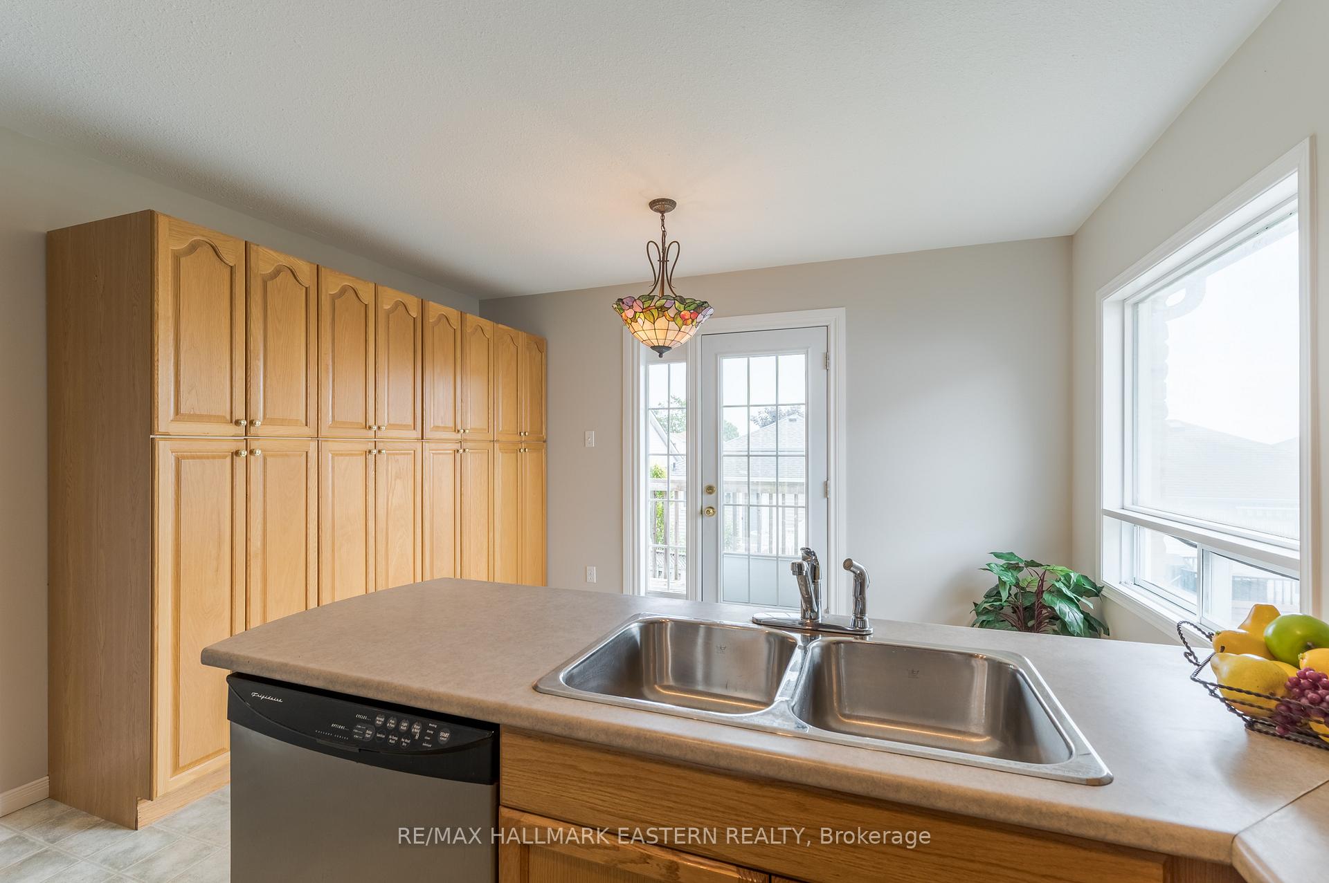 Photo 17 of 655 Trailview Drive, Peterborough, Ashburnham Ward 4 — HOMEH