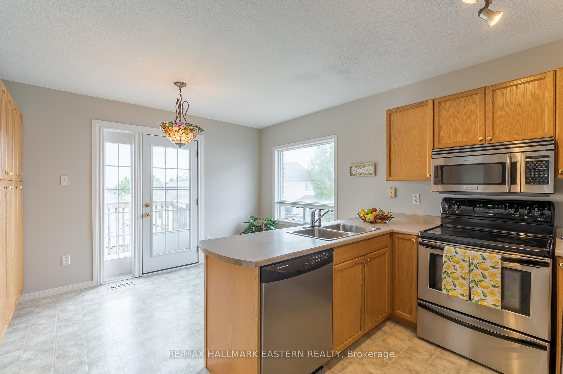 Photo 18 of 655 Trailview Drive, Peterborough, Ashburnham Ward 4 — HOMEH