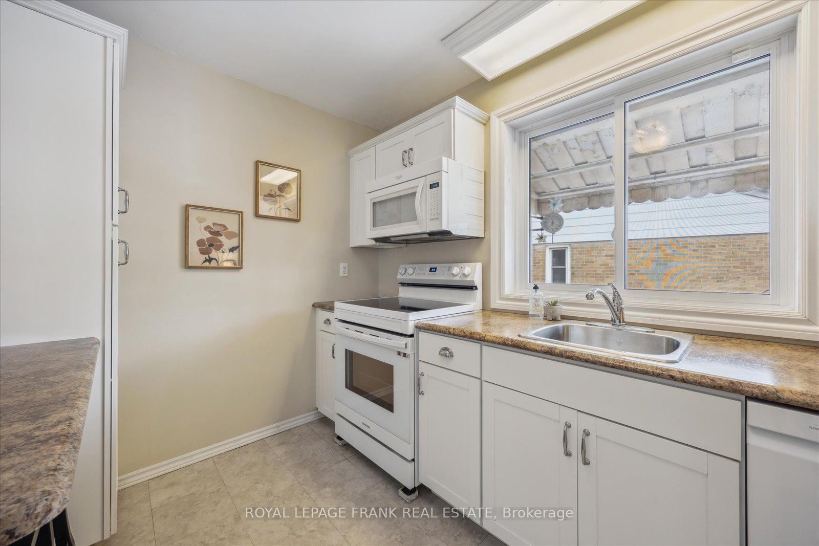 Photo 10 of 1199 Wecker Drive, Oshawa, Lakeview — HOMEH