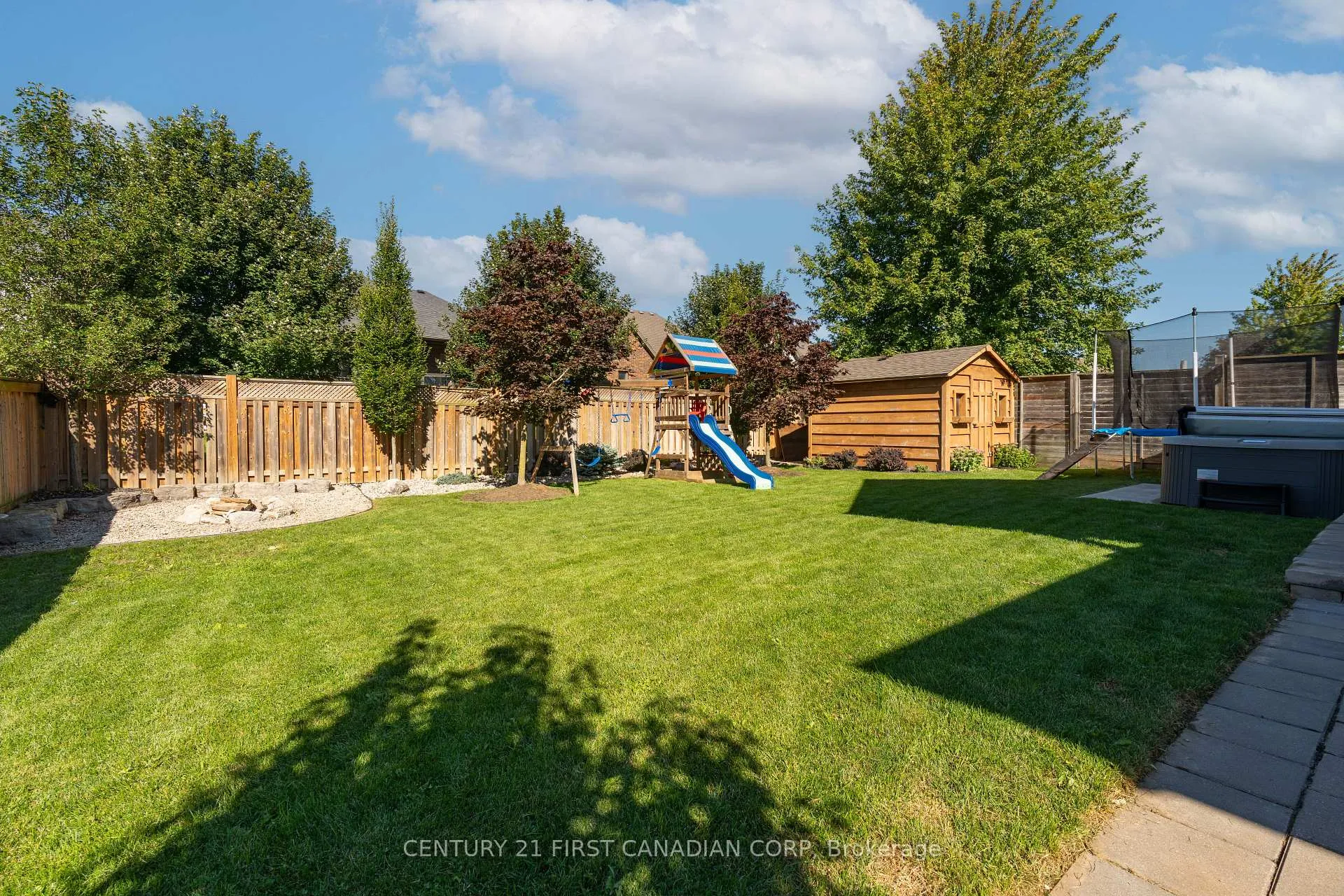 Photo 10 of 438 Darcy Drive, Strathroy-Caradoc, NE — HOMEH