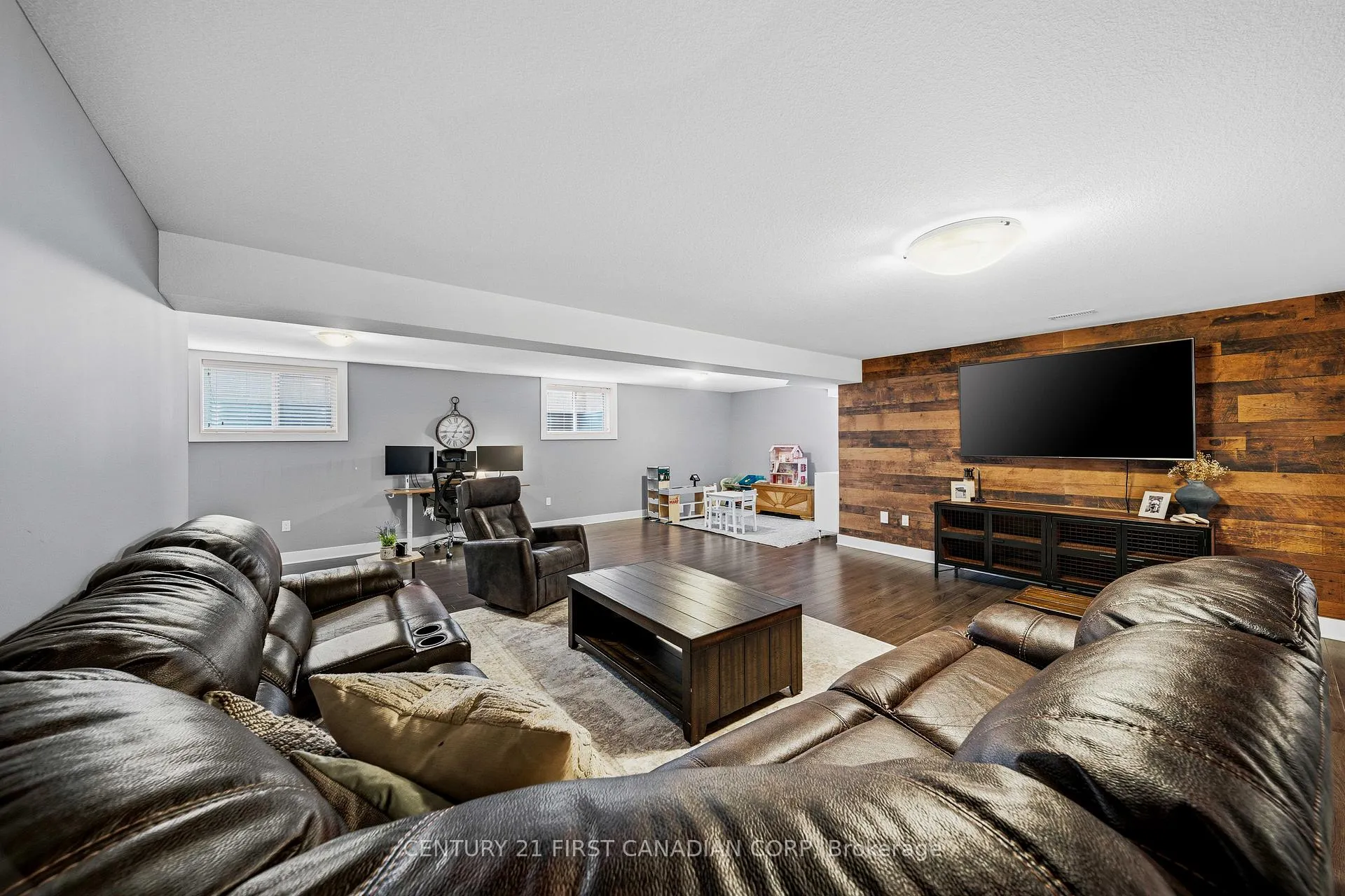 Photo 45 of 438 Darcy Drive, Strathroy-Caradoc, NE — HOMEH