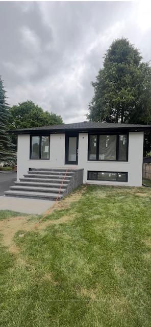 Photo 1 of Unit B, 12 Kemano Road, Aurora, Aurora Heights — HOMEH