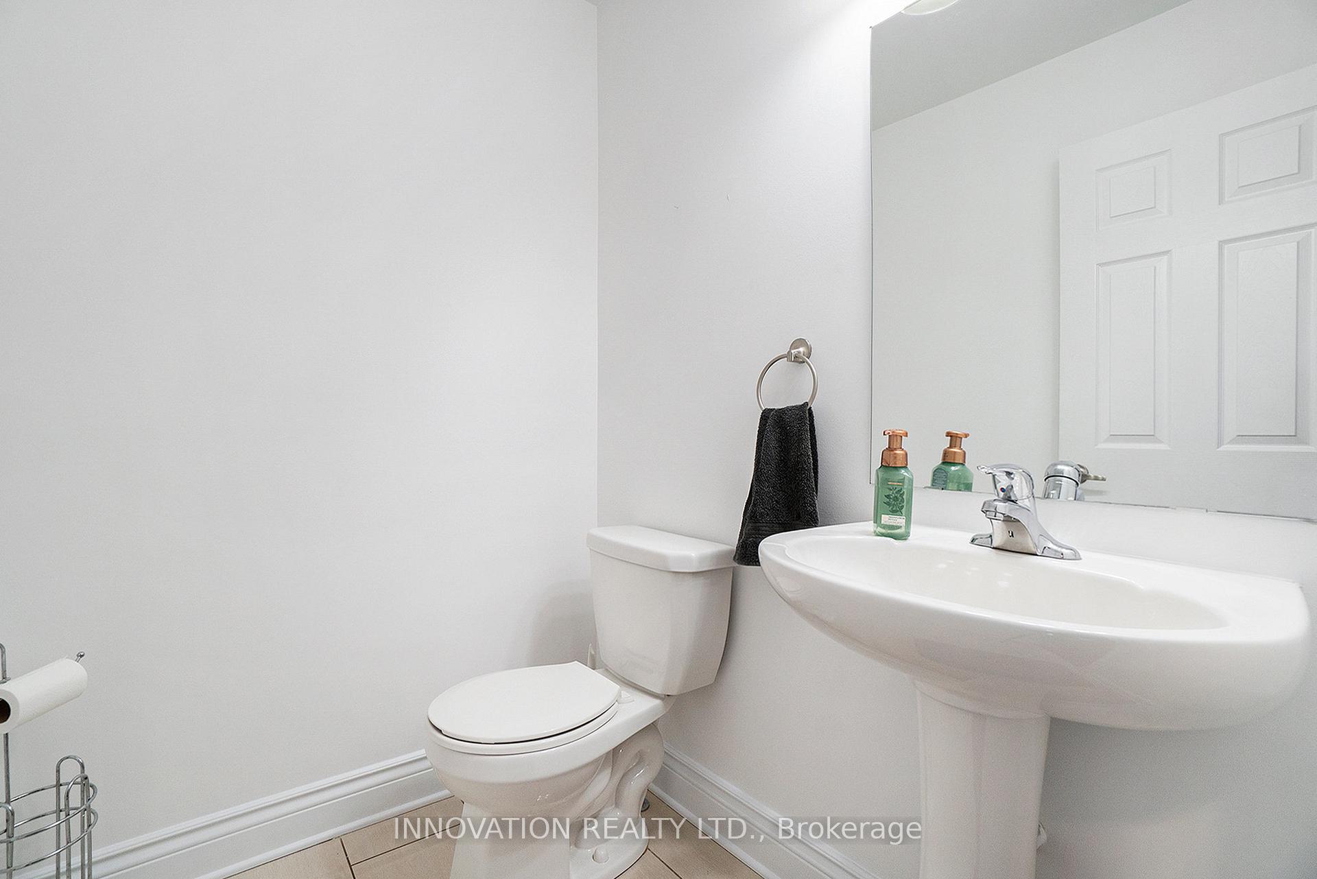 Photo 11 of 125 Desmond Trudeau Drive, Arnprior — HOMEH