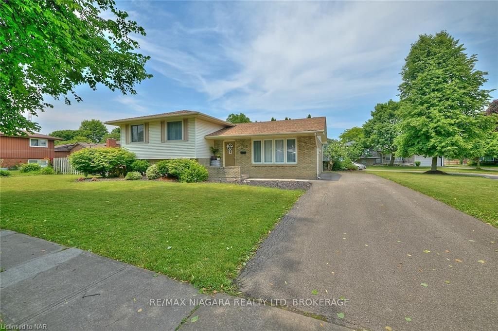Photo 1 of 8 Wiltshire Boulevard, Welland, N. Welland — HOMEH