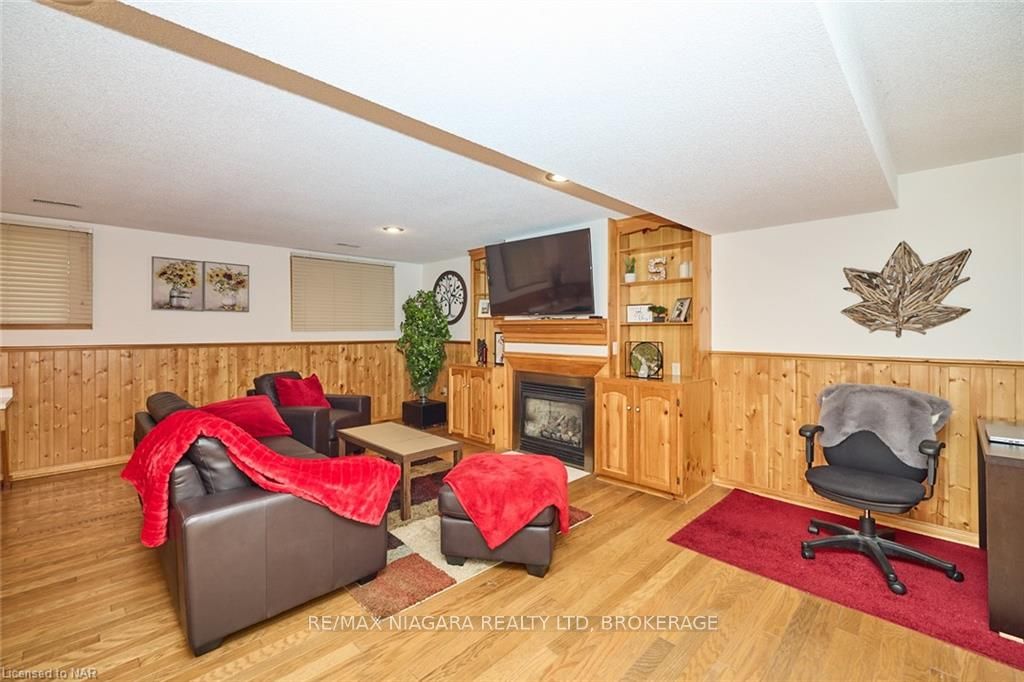 Photo 23 of 8 Wiltshire Boulevard, Welland, N. Welland — HOMEH