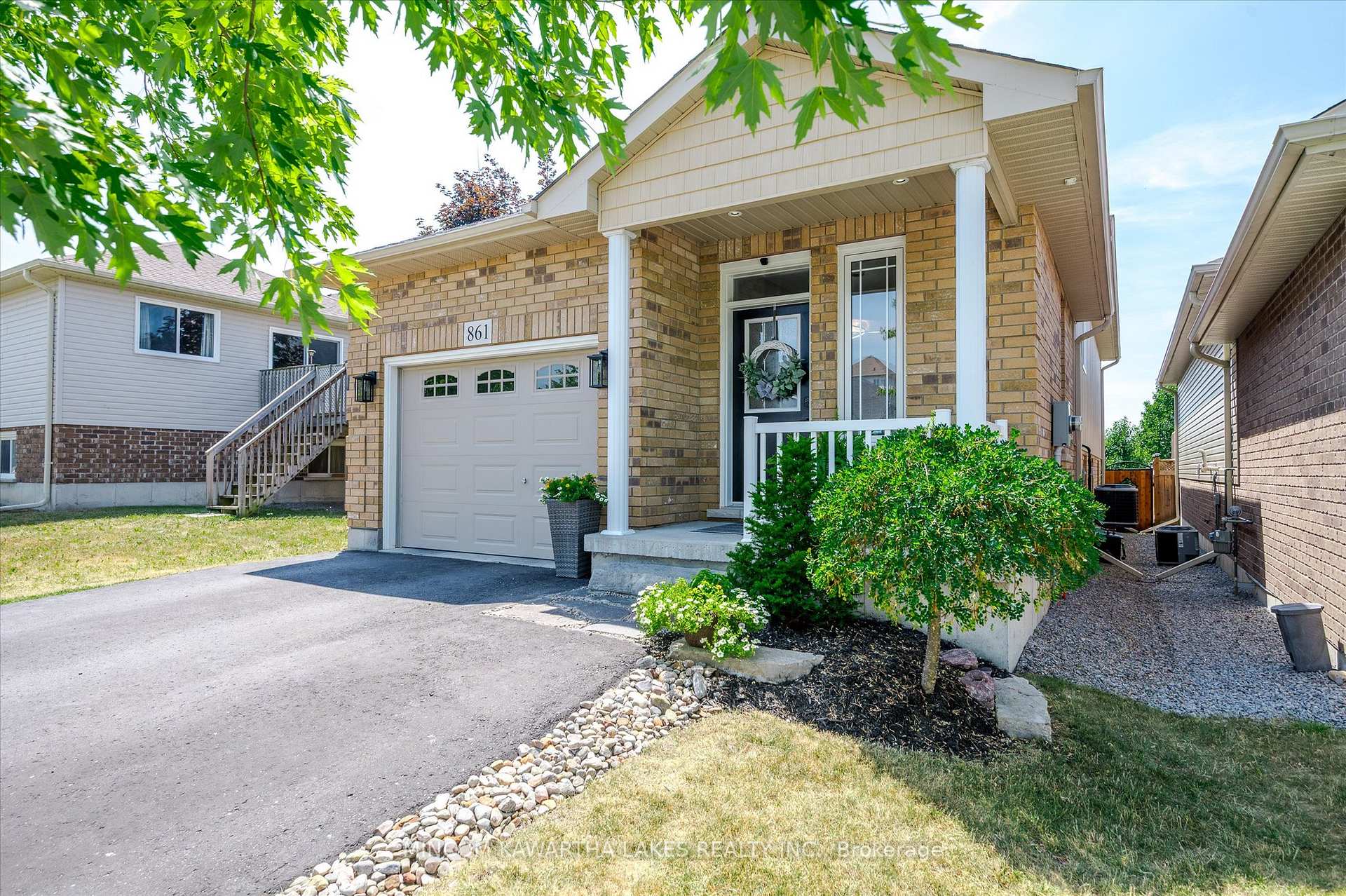 Photo 2 of 861 Emery Way, Peterborough, Monaghan Ward 2 — HOMEH