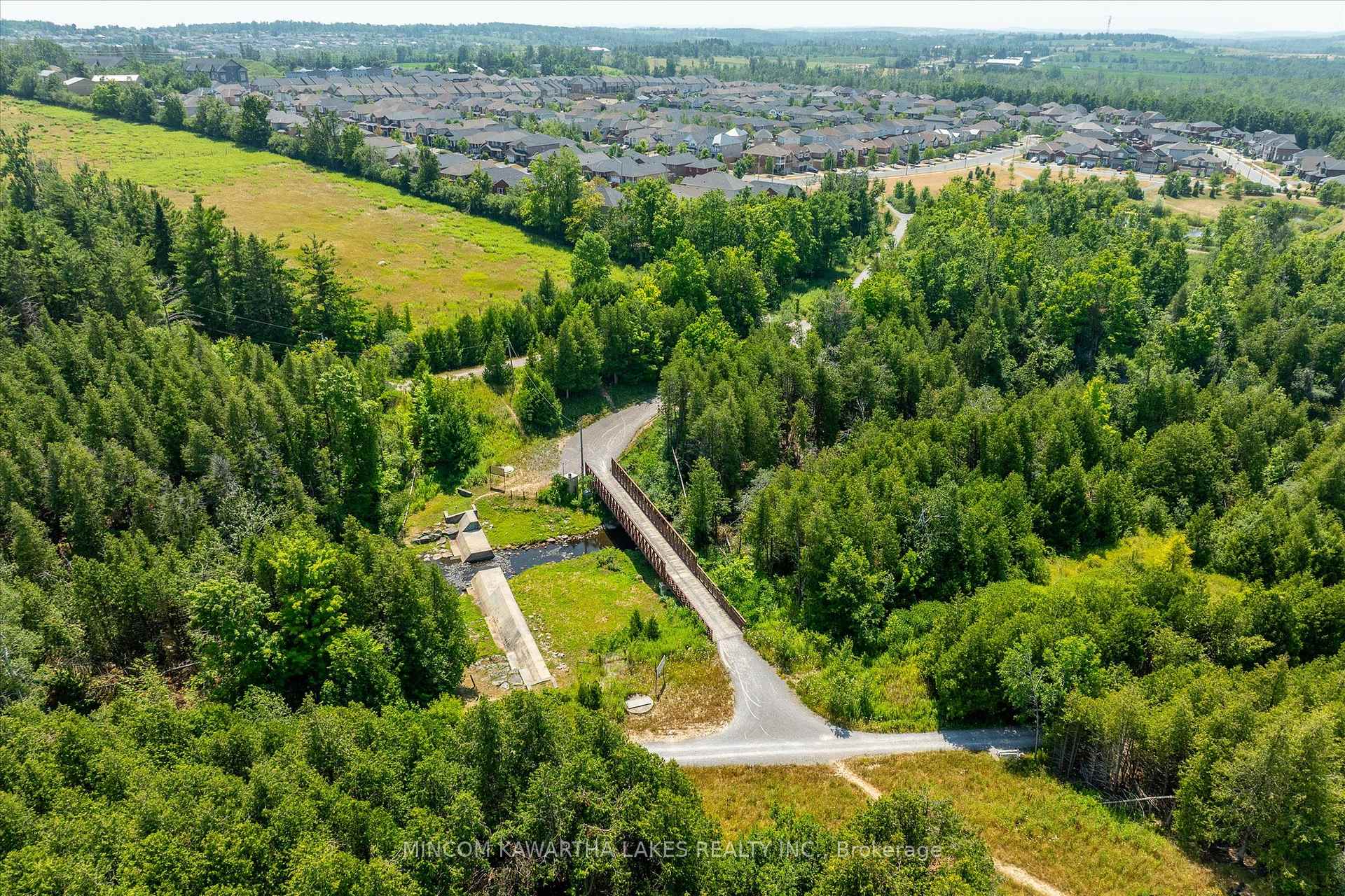 Photo 48 of 861 Emery Way, Peterborough, Monaghan Ward 2 — HOMEH