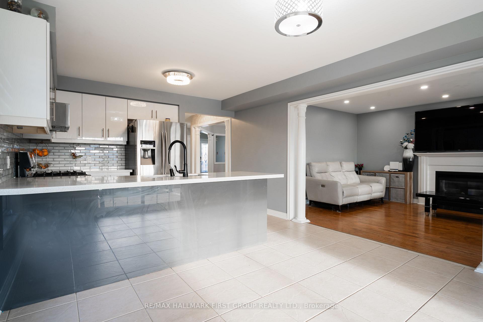 Photo 10 of 75 Tormina Boulevard, Whitby, Taunton North — HOMEH