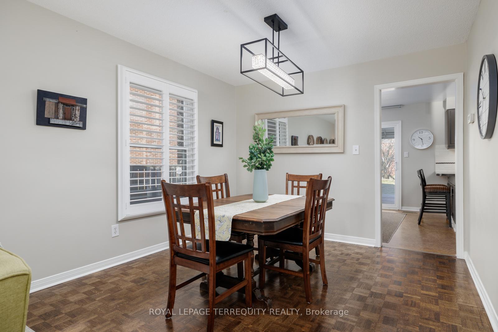 Photo 11 of 34 Canadian Oaks Drive, Whitby, Blue Grass Meadows — HOMEH