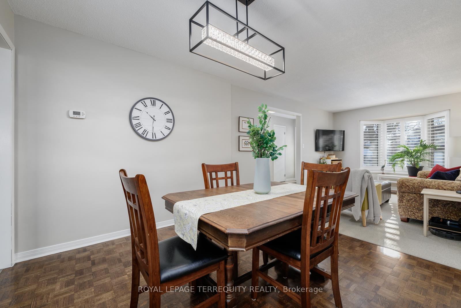 Photo 12 of 34 Canadian Oaks Drive, Whitby, Blue Grass Meadows — HOMEH
