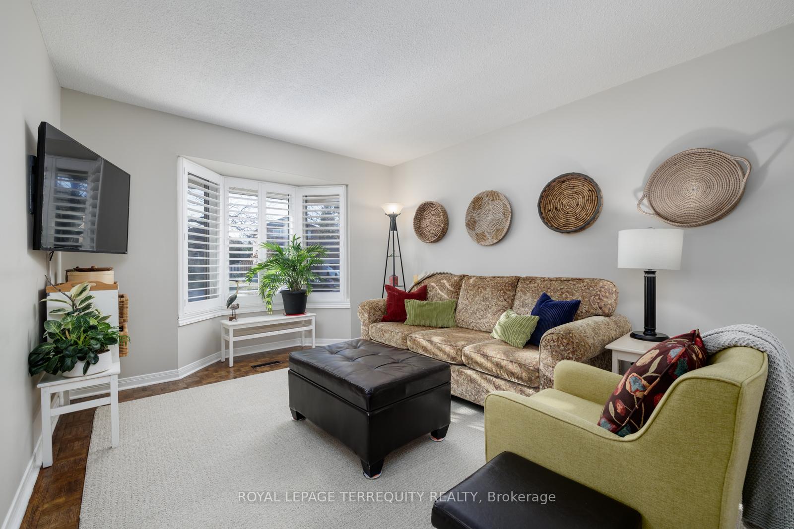 Photo 14 of 34 Canadian Oaks Drive, Whitby, Blue Grass Meadows — HOMEH