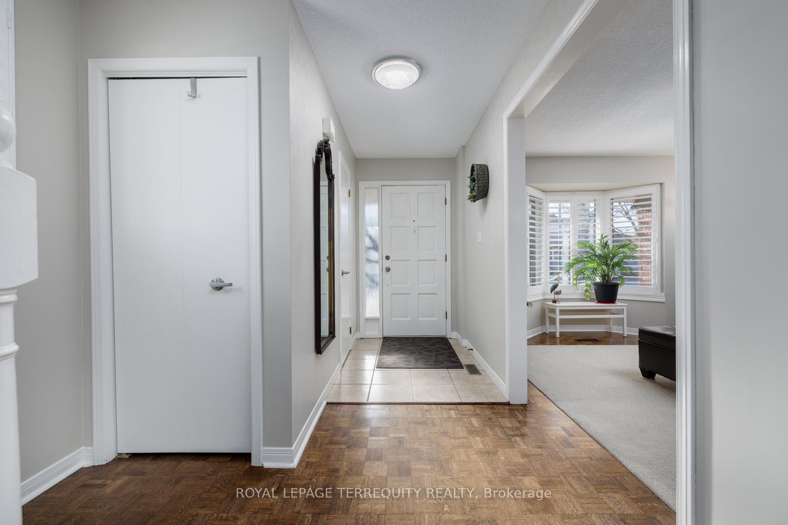 Photo 18 of 34 Canadian Oaks Drive, Whitby, Blue Grass Meadows — HOMEH