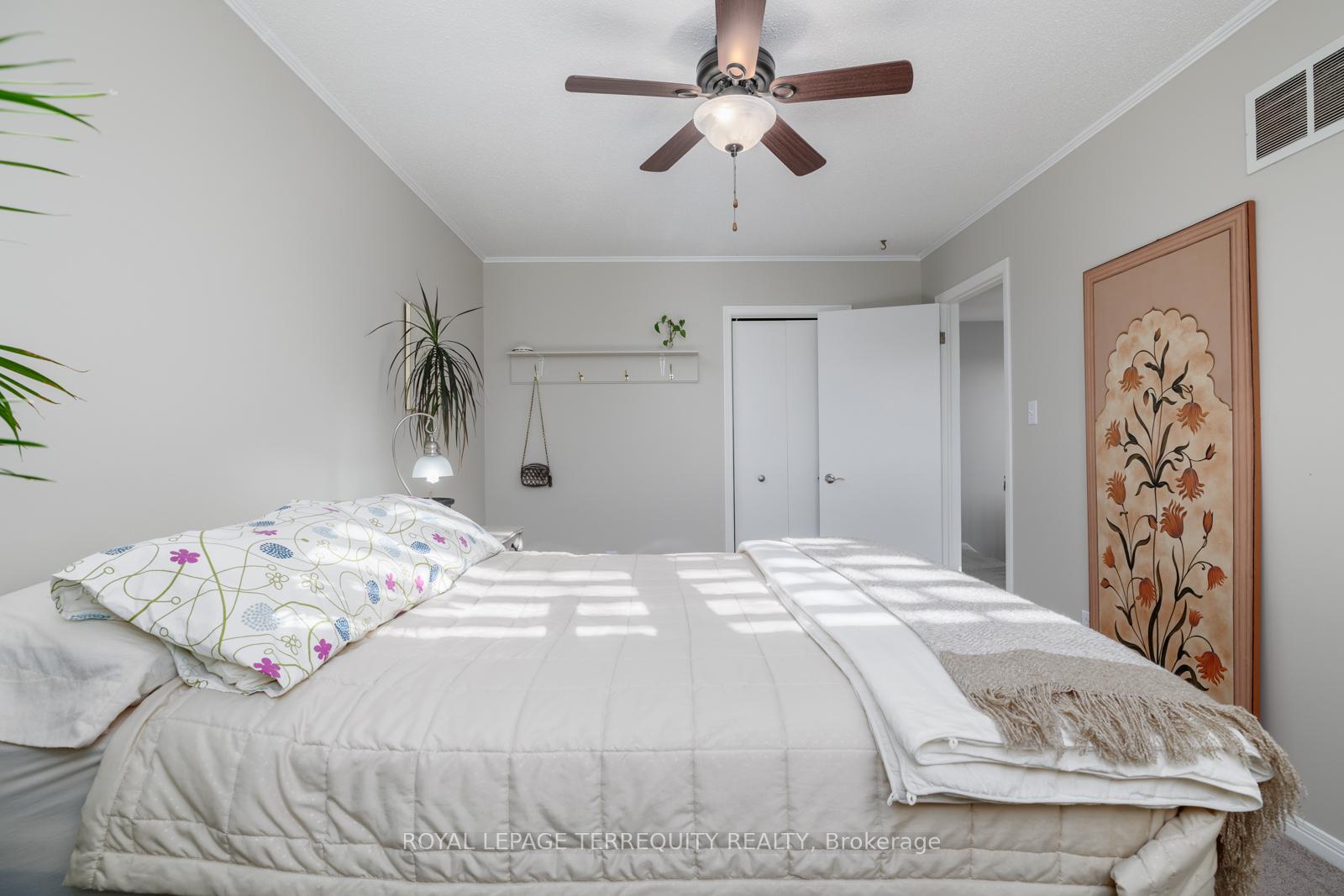 Photo 24 of 34 Canadian Oaks Drive, Whitby, Blue Grass Meadows — HOMEH