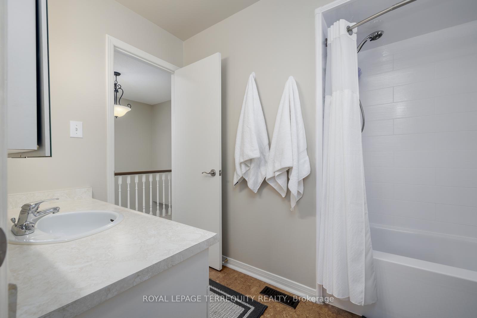 Photo 28 of 34 Canadian Oaks Drive, Whitby, Blue Grass Meadows — HOMEH