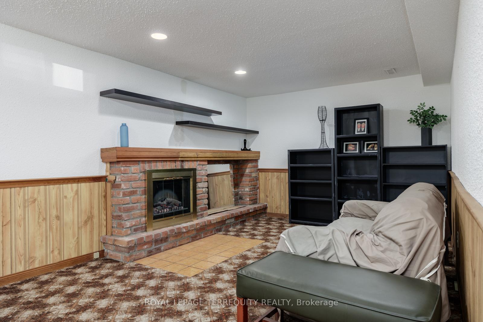 Photo 29 of 34 Canadian Oaks Drive, Whitby, Blue Grass Meadows — HOMEH