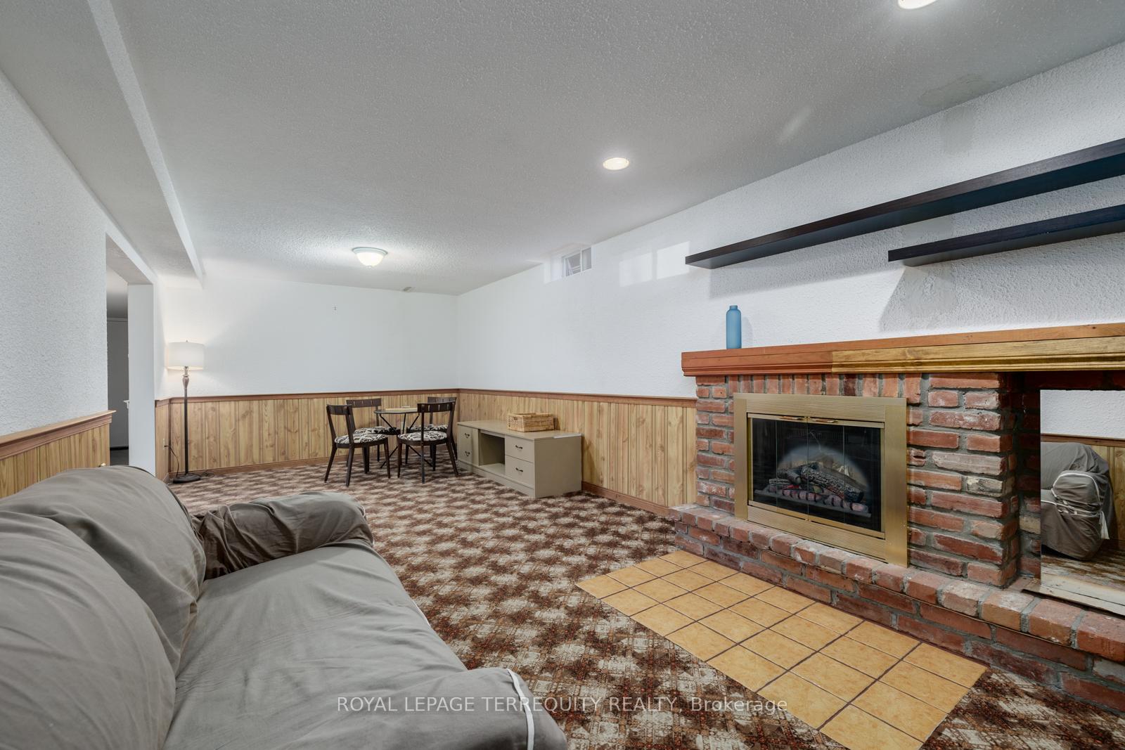 Photo 30 of 34 Canadian Oaks Drive, Whitby, Blue Grass Meadows — HOMEH