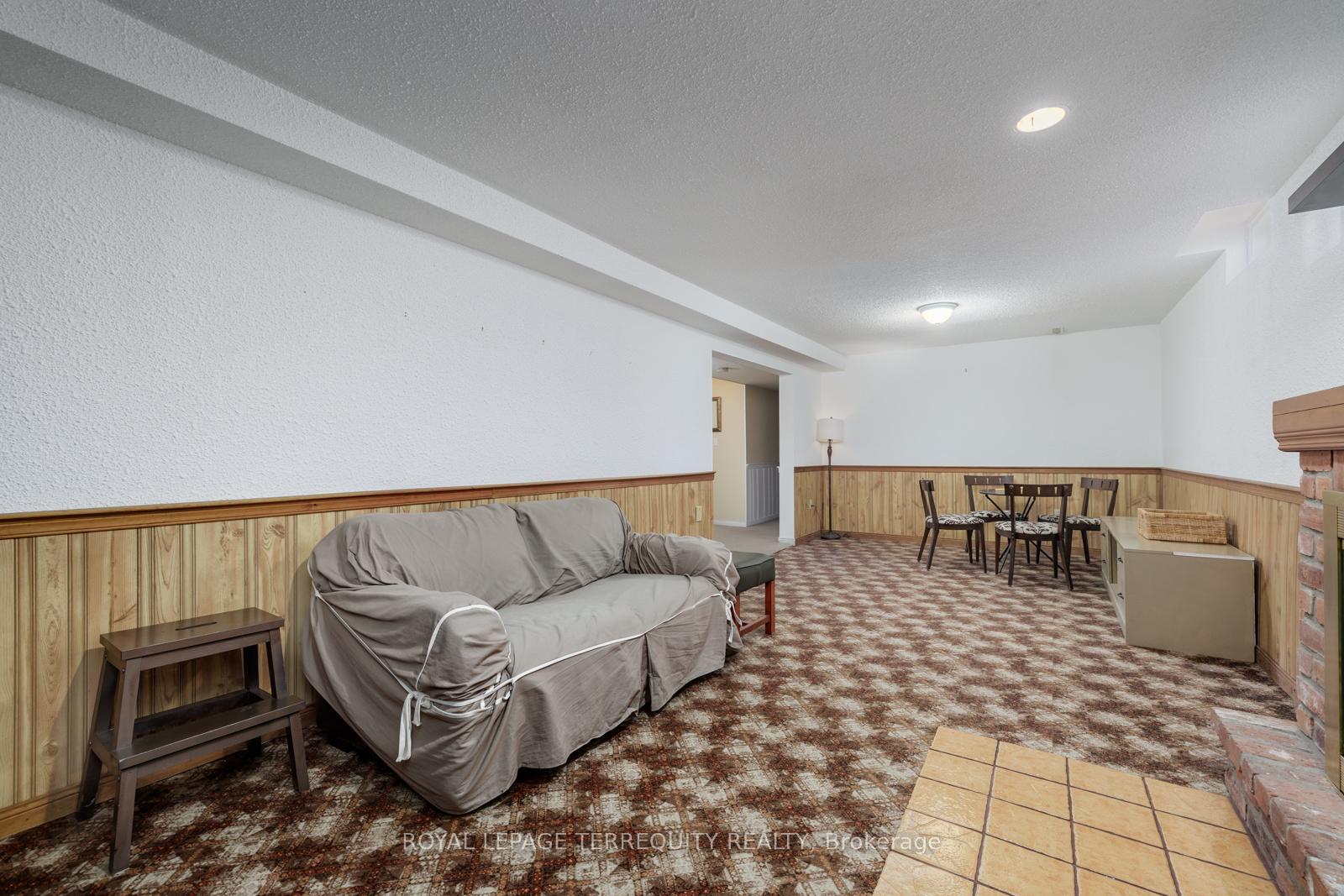 Photo 31 of 34 Canadian Oaks Drive, Whitby, Blue Grass Meadows — HOMEH