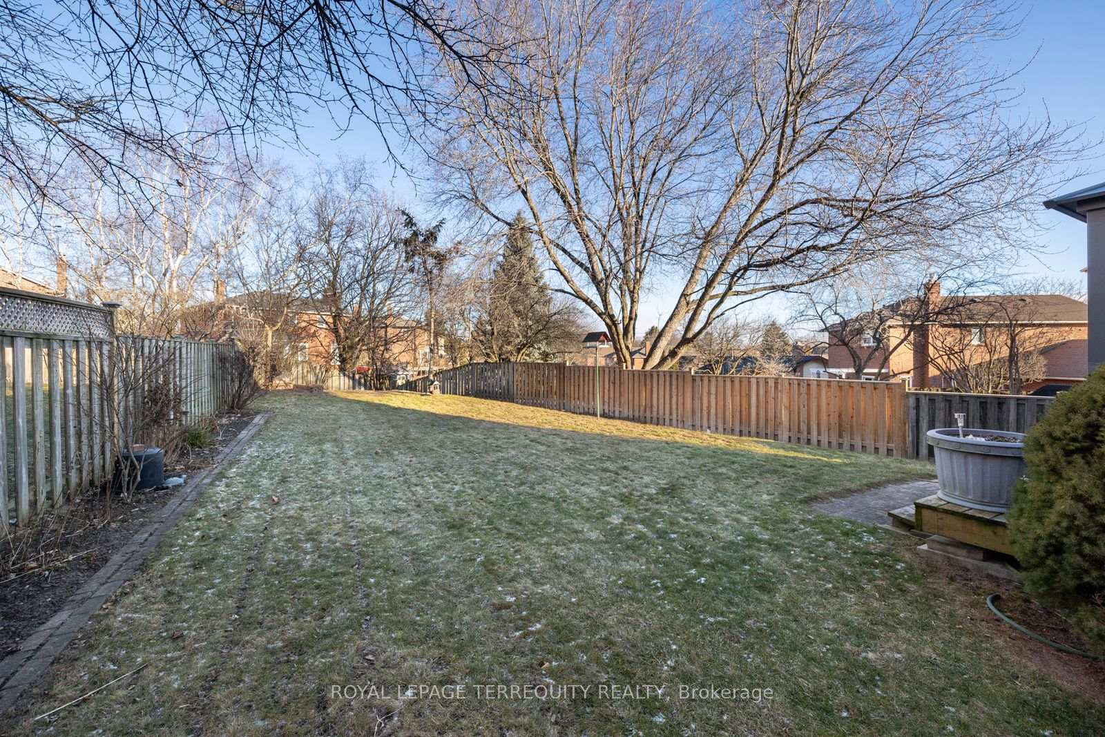 Photo 40 of 34 Canadian Oaks Drive, Whitby, Blue Grass Meadows — HOMEH