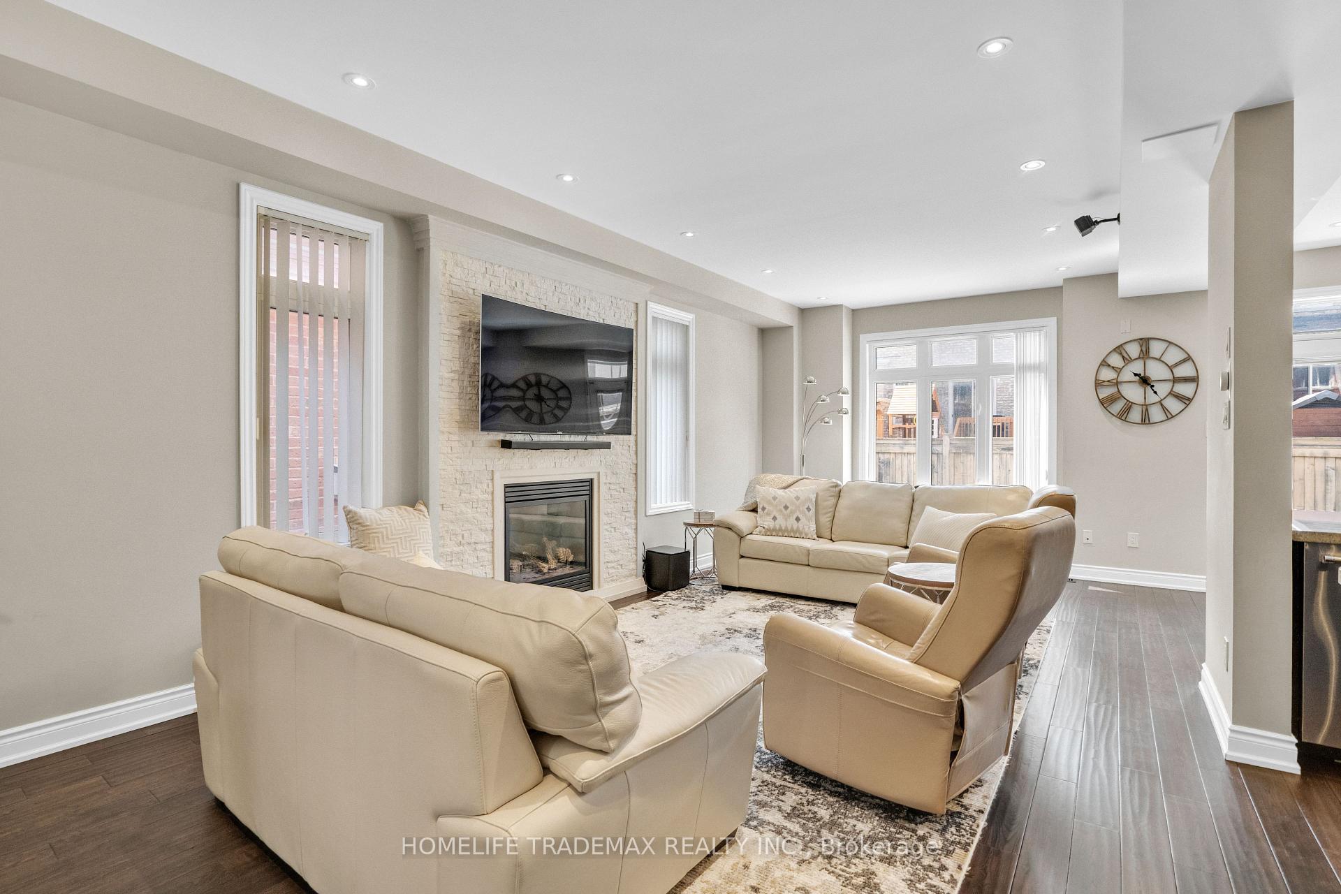 Photo 8 of 164 Lewis Honey Drive, Aurora, Bayview Northeast — HOMEH