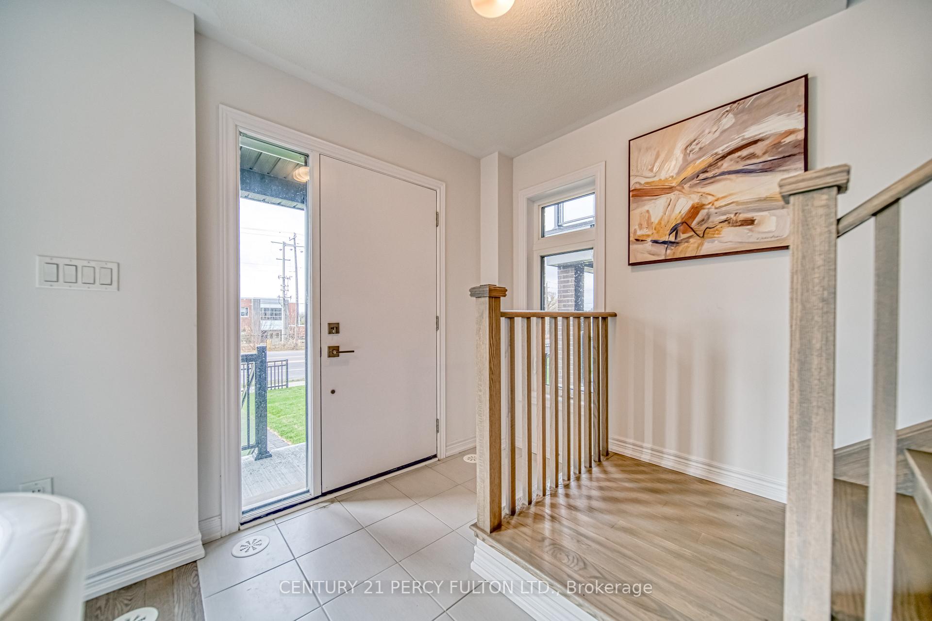 Photo 3 of 53 Sorbara Way, Whitby, Brooklin — HOMEH