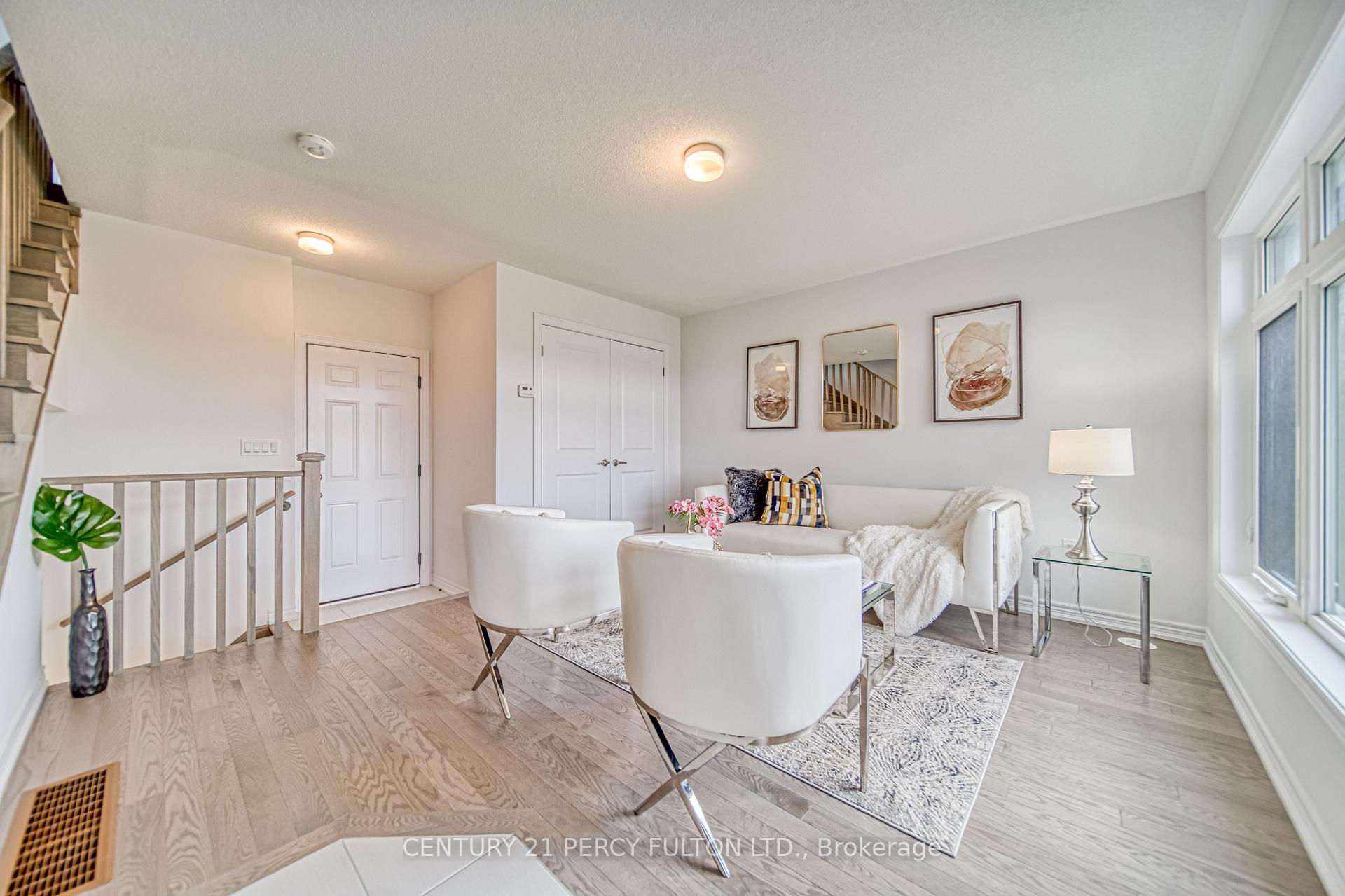 Photo 4 of 53 Sorbara Way, Whitby, Brooklin — HOMEH