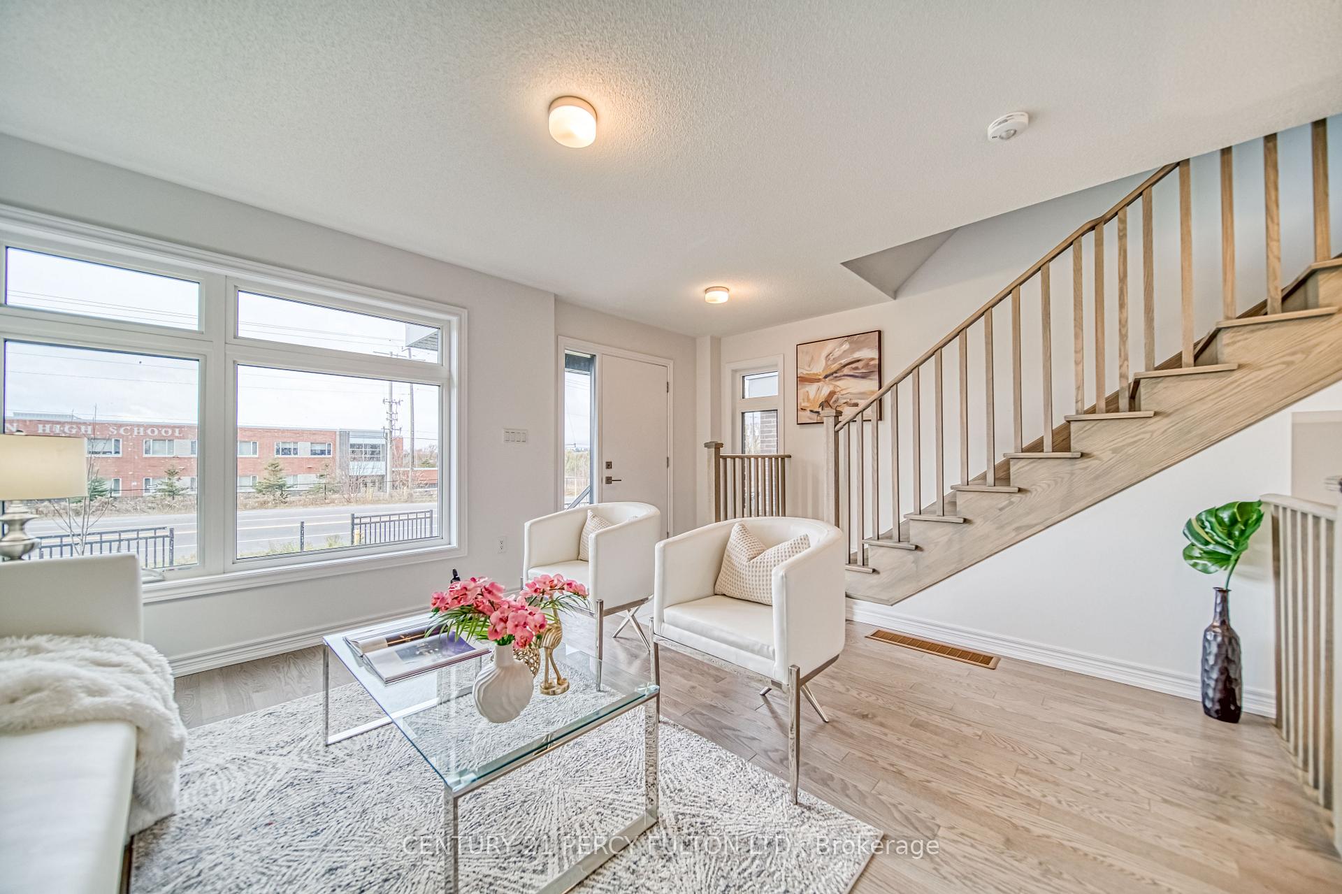 Photo 5 of 53 Sorbara Way, Whitby, Brooklin — HOMEH