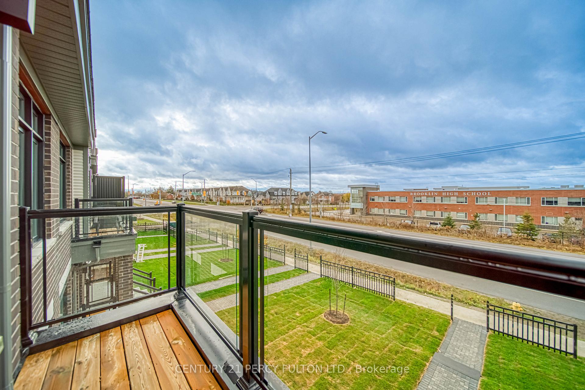 Photo 10 of 53 Sorbara Way, Whitby, Brooklin — HOMEH