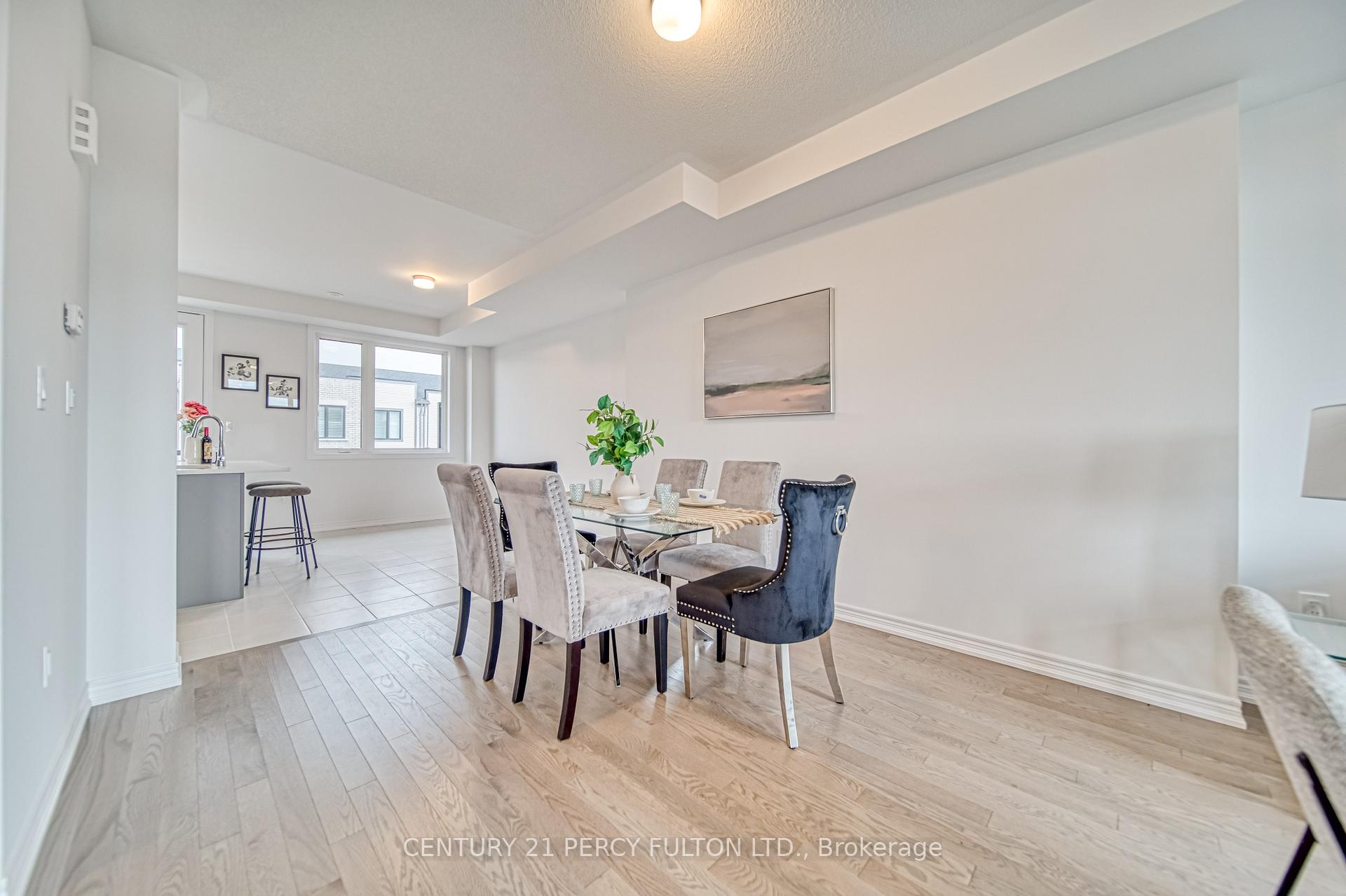 Photo 12 of 53 Sorbara Way, Whitby, Brooklin — HOMEH