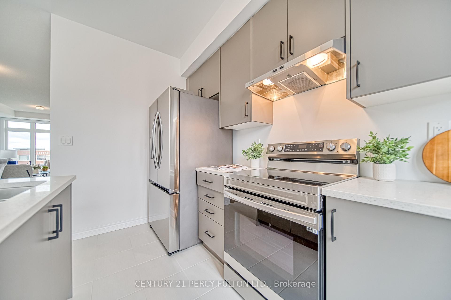 Photo 15 of 53 Sorbara Way, Whitby, Brooklin — HOMEH