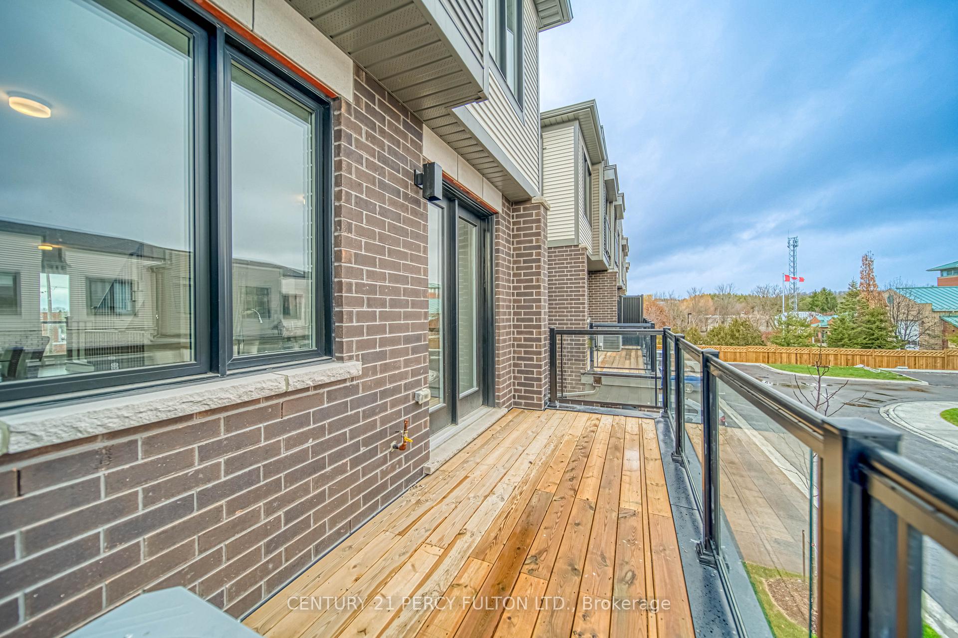 Photo 18 of 53 Sorbara Way, Whitby, Brooklin — HOMEH