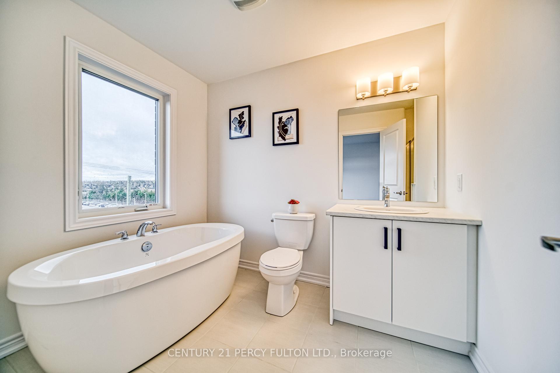 Photo 21 of 53 Sorbara Way, Whitby, Brooklin — HOMEH