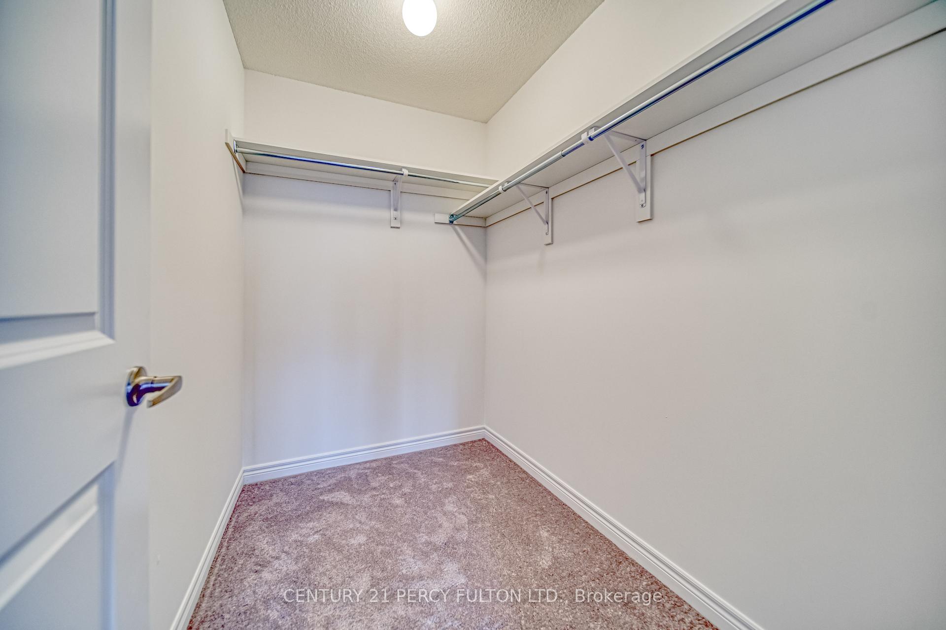 Photo 23 of 53 Sorbara Way, Whitby, Brooklin — HOMEH