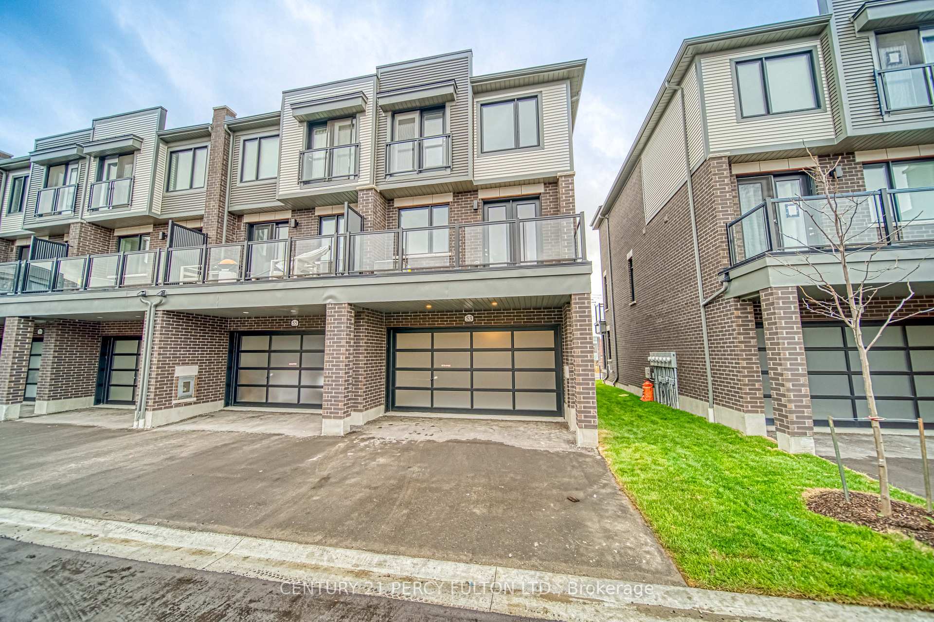 Photo 28 of 53 Sorbara Way, Whitby, Brooklin — HOMEH