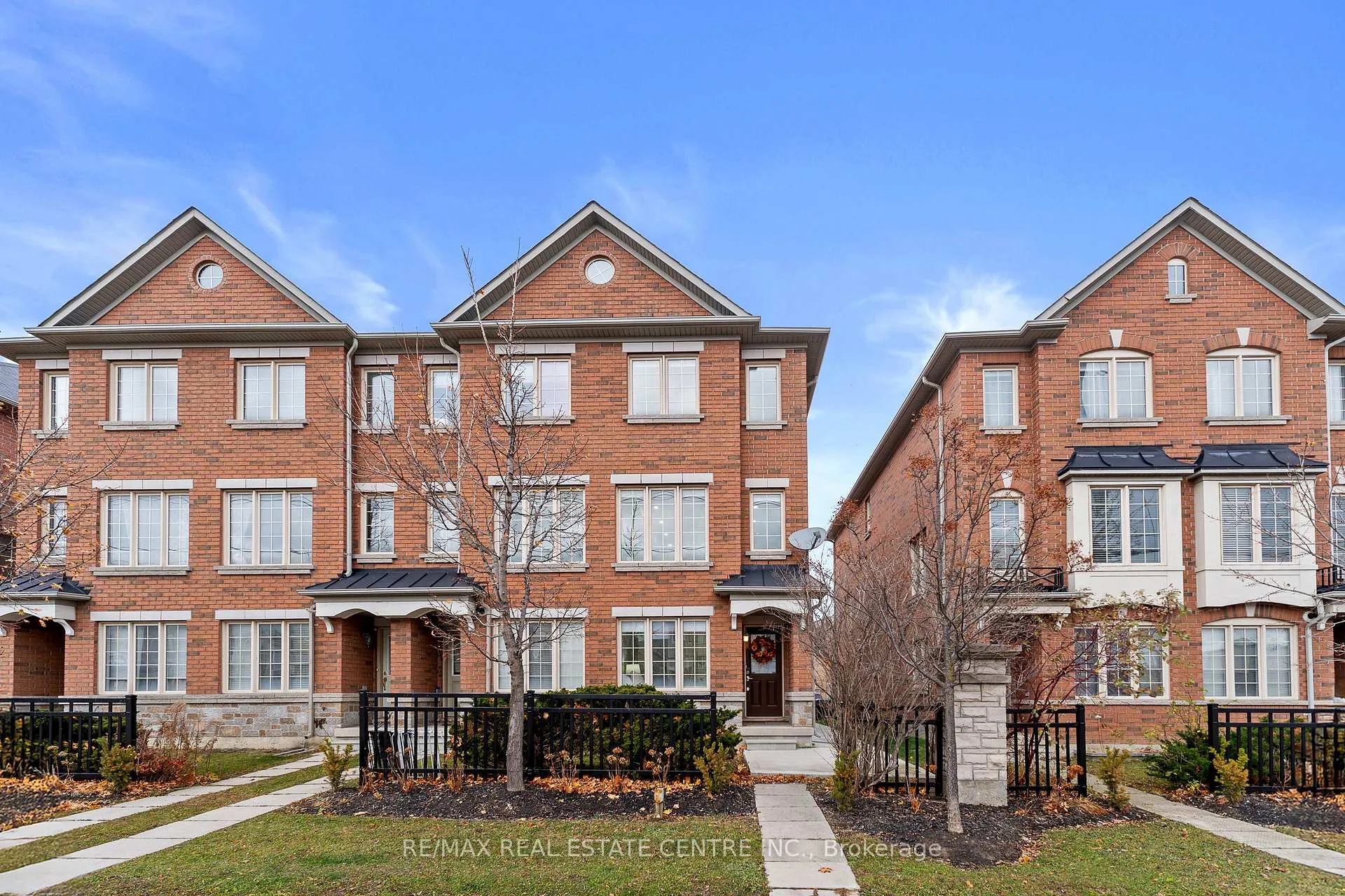 Photo 2 of 10 Shiraz Drive, Brampton, Sandringham-Wellington — HOMEH