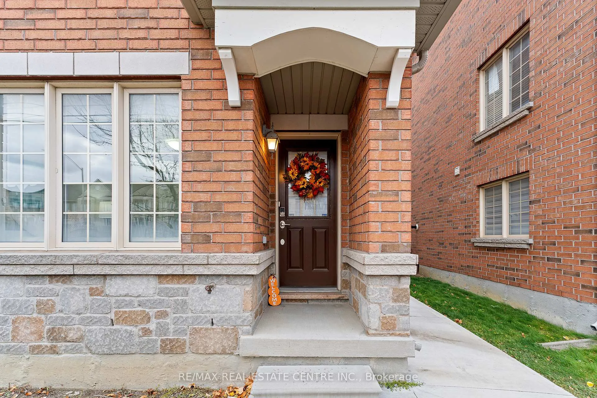 Photo 5 of 10 Shiraz Drive, Brampton, Sandringham-Wellington — HOMEH