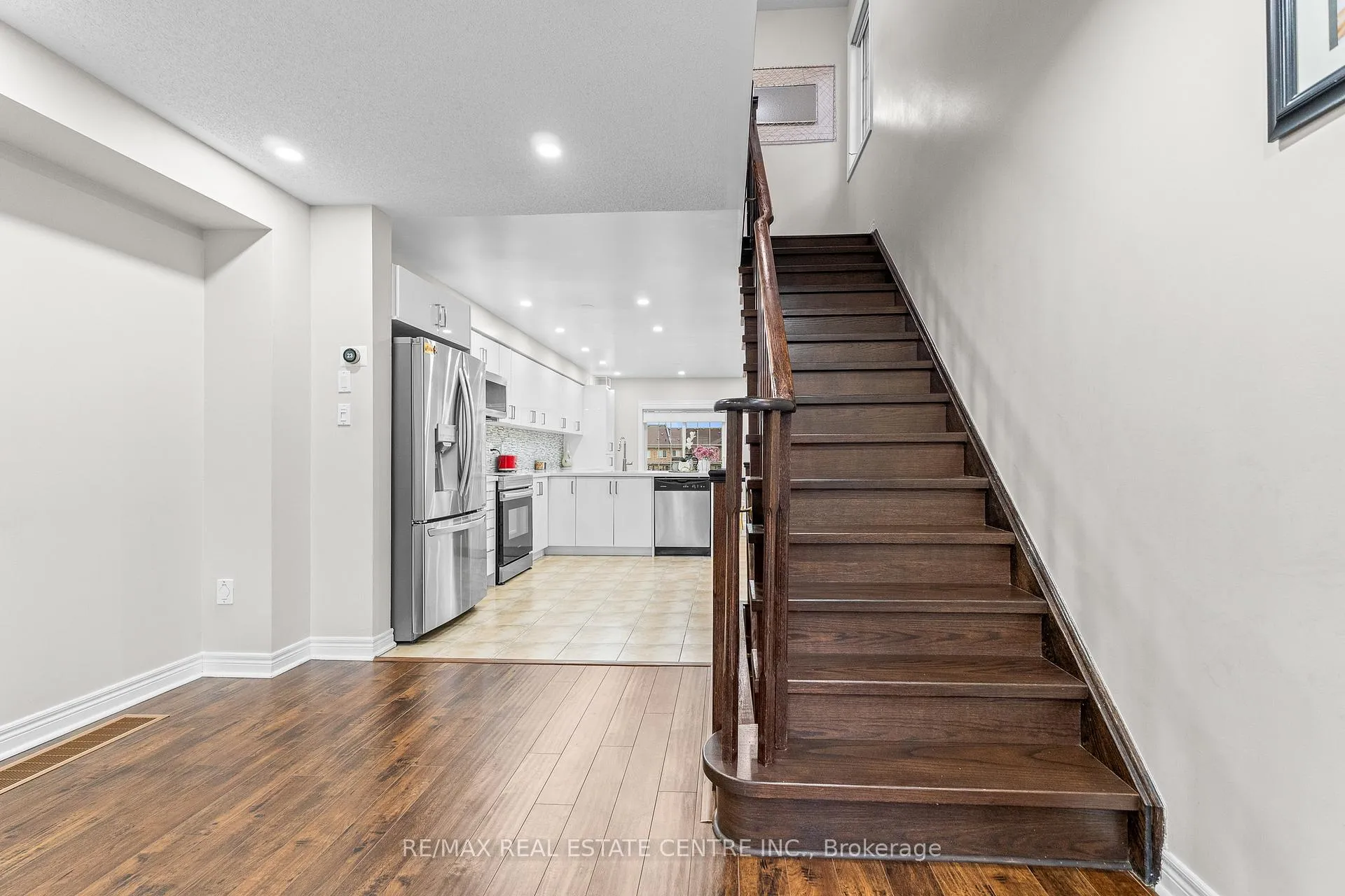 Photo 24 of 10 Shiraz Drive, Brampton, Sandringham-Wellington — HOMEH